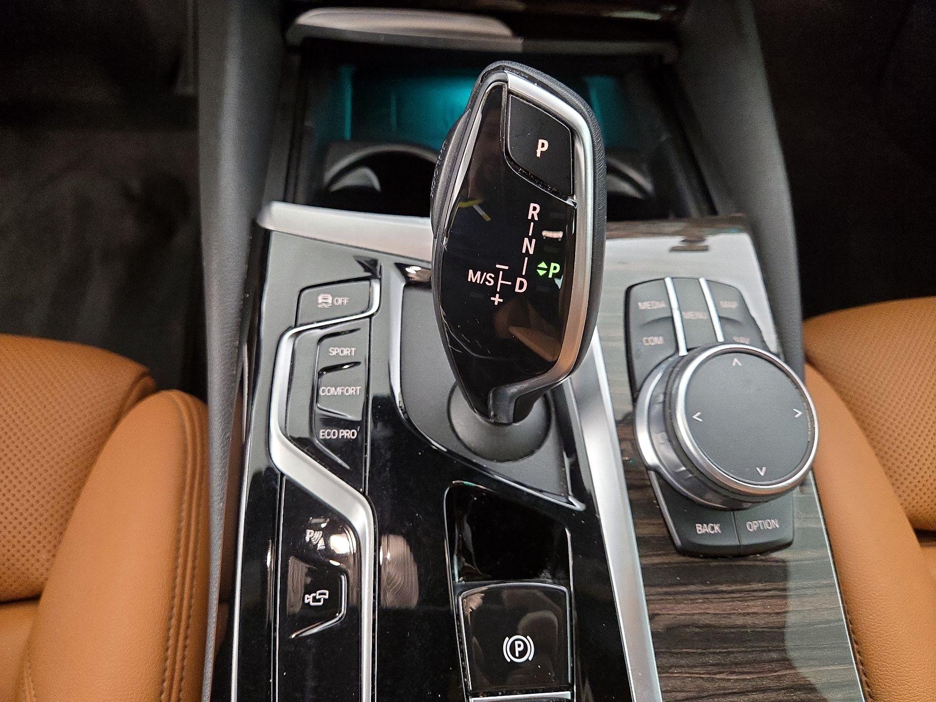 Thumbnail: 2021 BMW 5 Series - 18