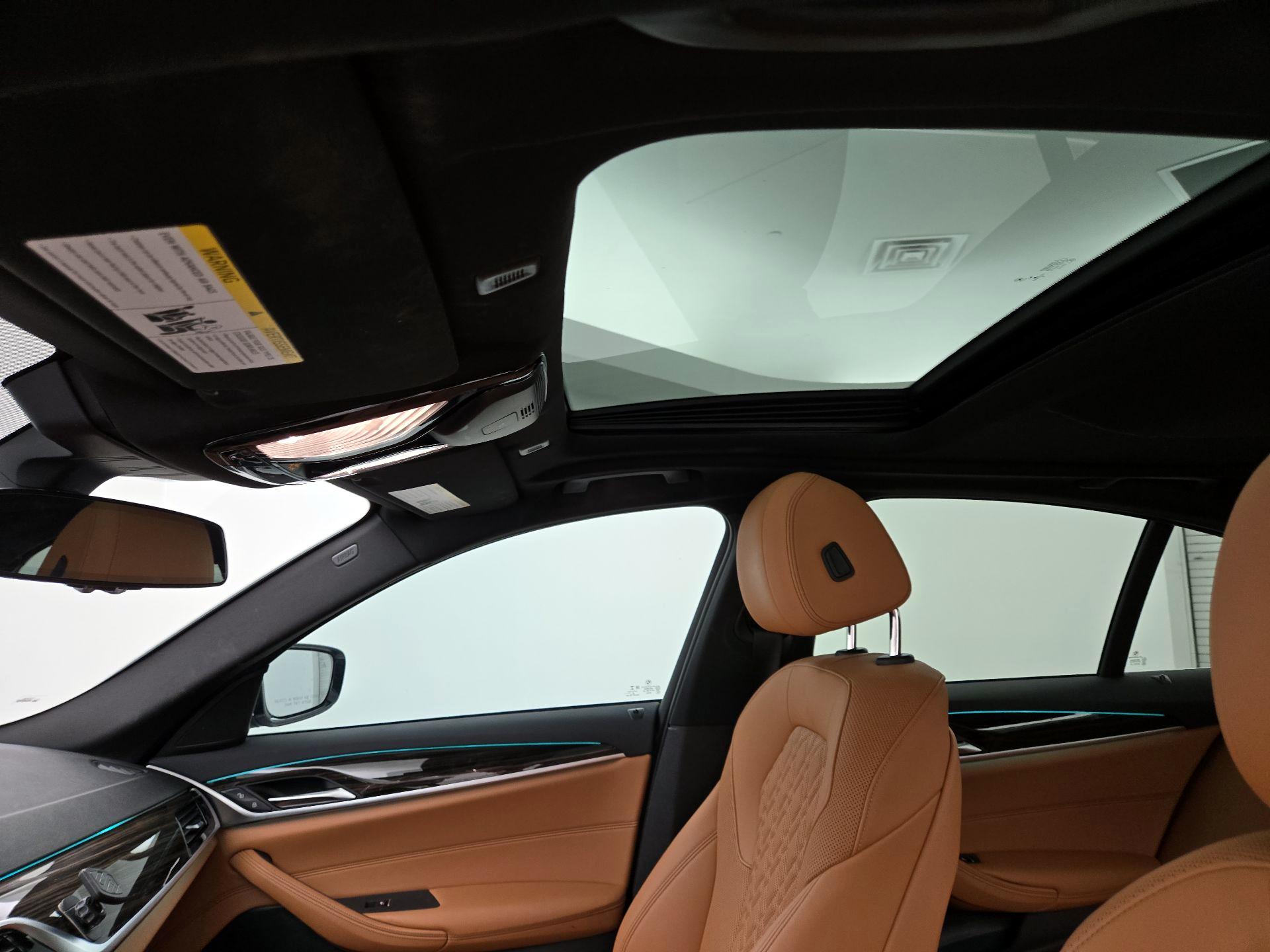 Thumbnail: 2021 BMW 5 Series - 20