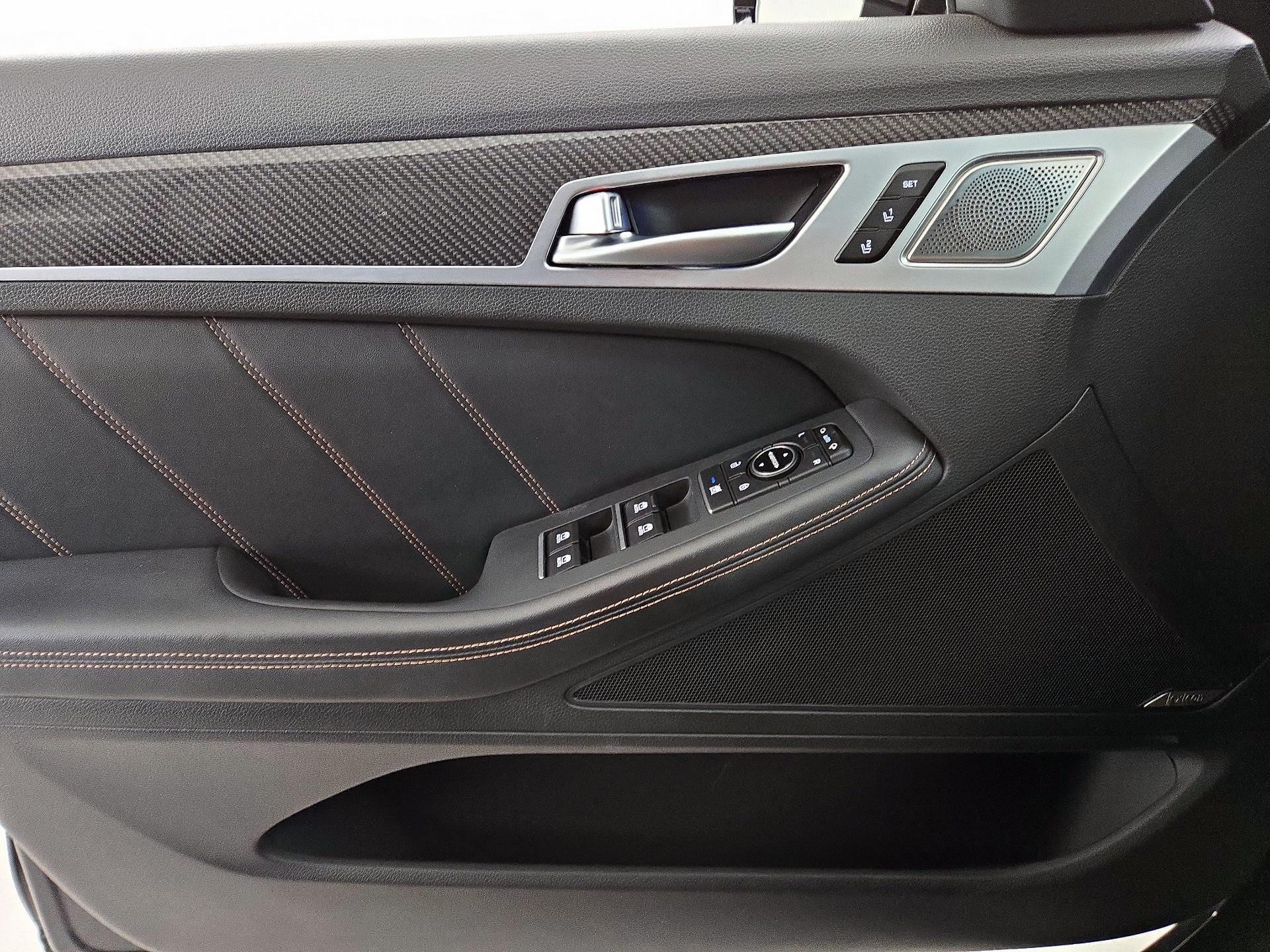 Thumbnail: 2019 Genesis G80 - 12