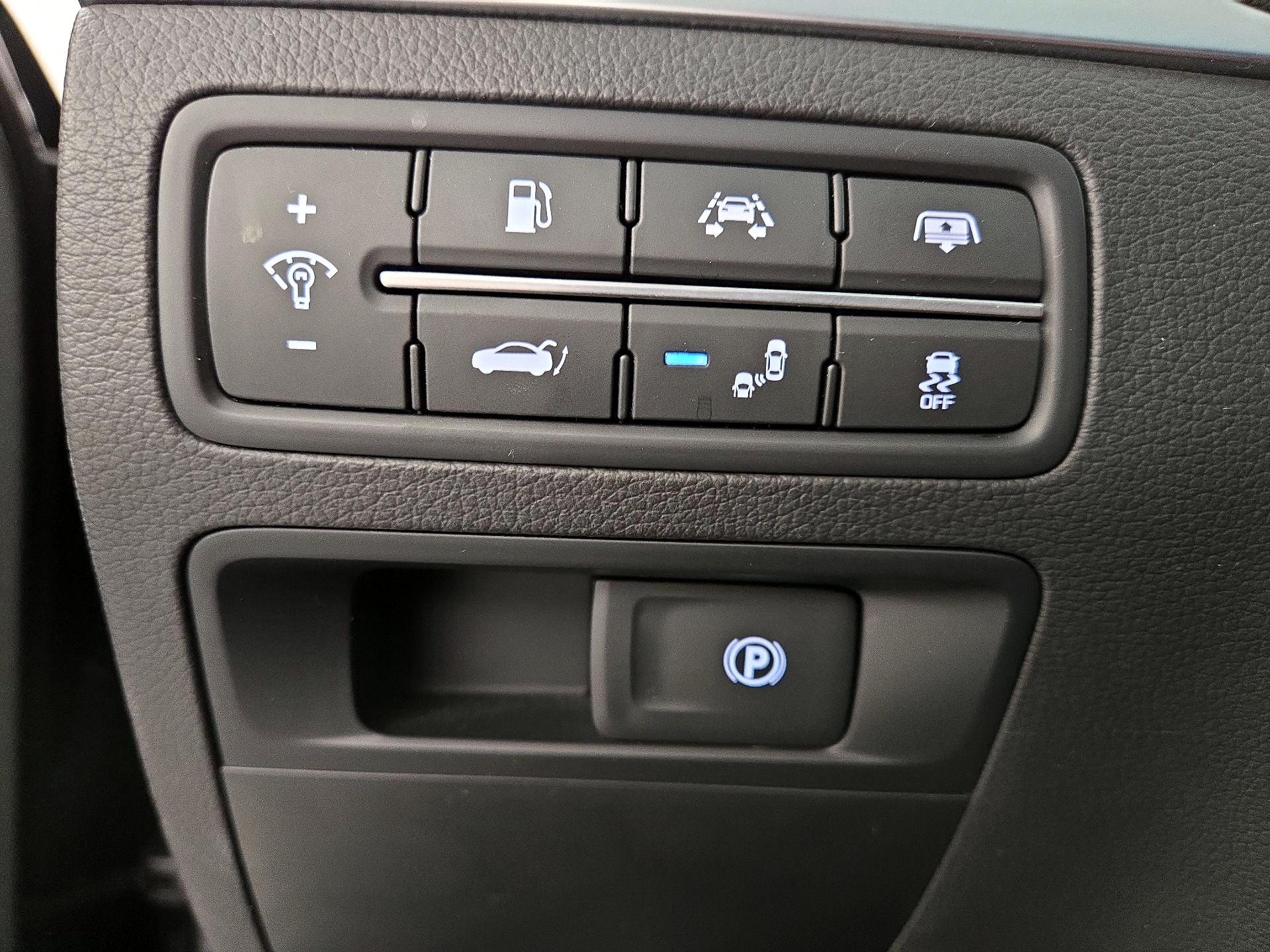 Thumbnail: 2019 Genesis G80 - 13