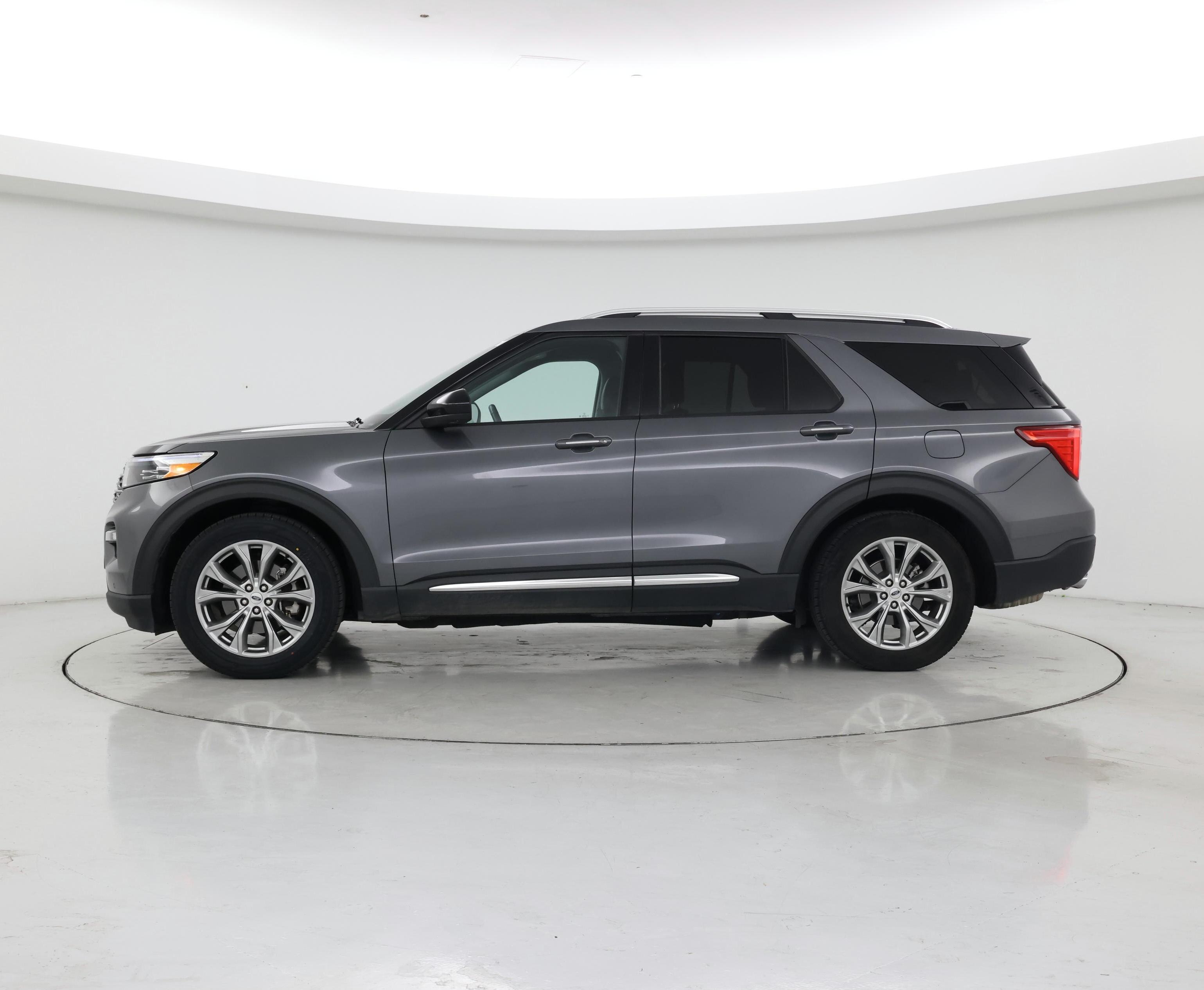 Thumbnail: 2022 Ford Explorer - 3