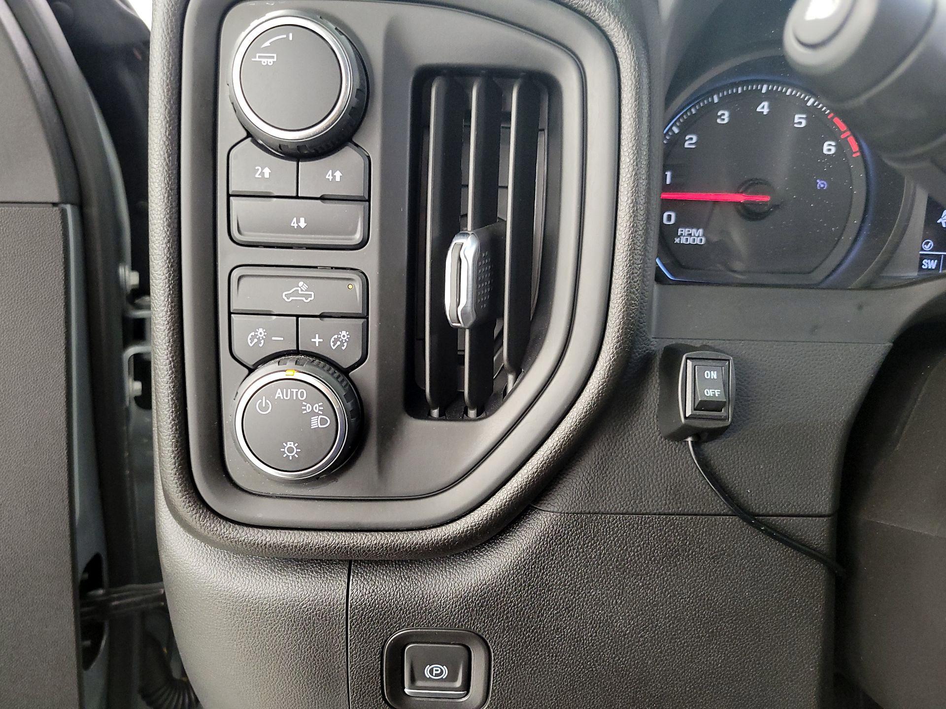 Thumbnail: 2024 Chevrolet Silverado 2500 - 13