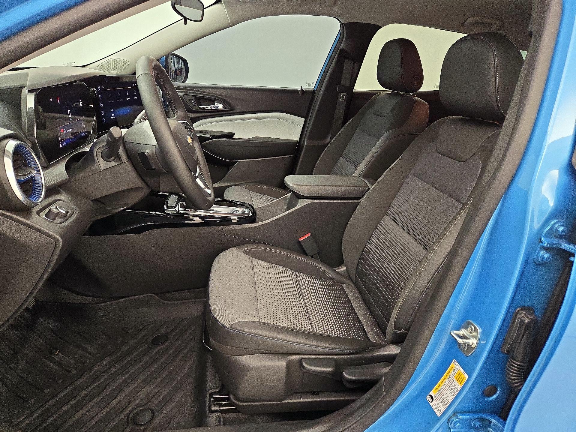 Thumbnail: 2025 Chevrolet Trax - 11