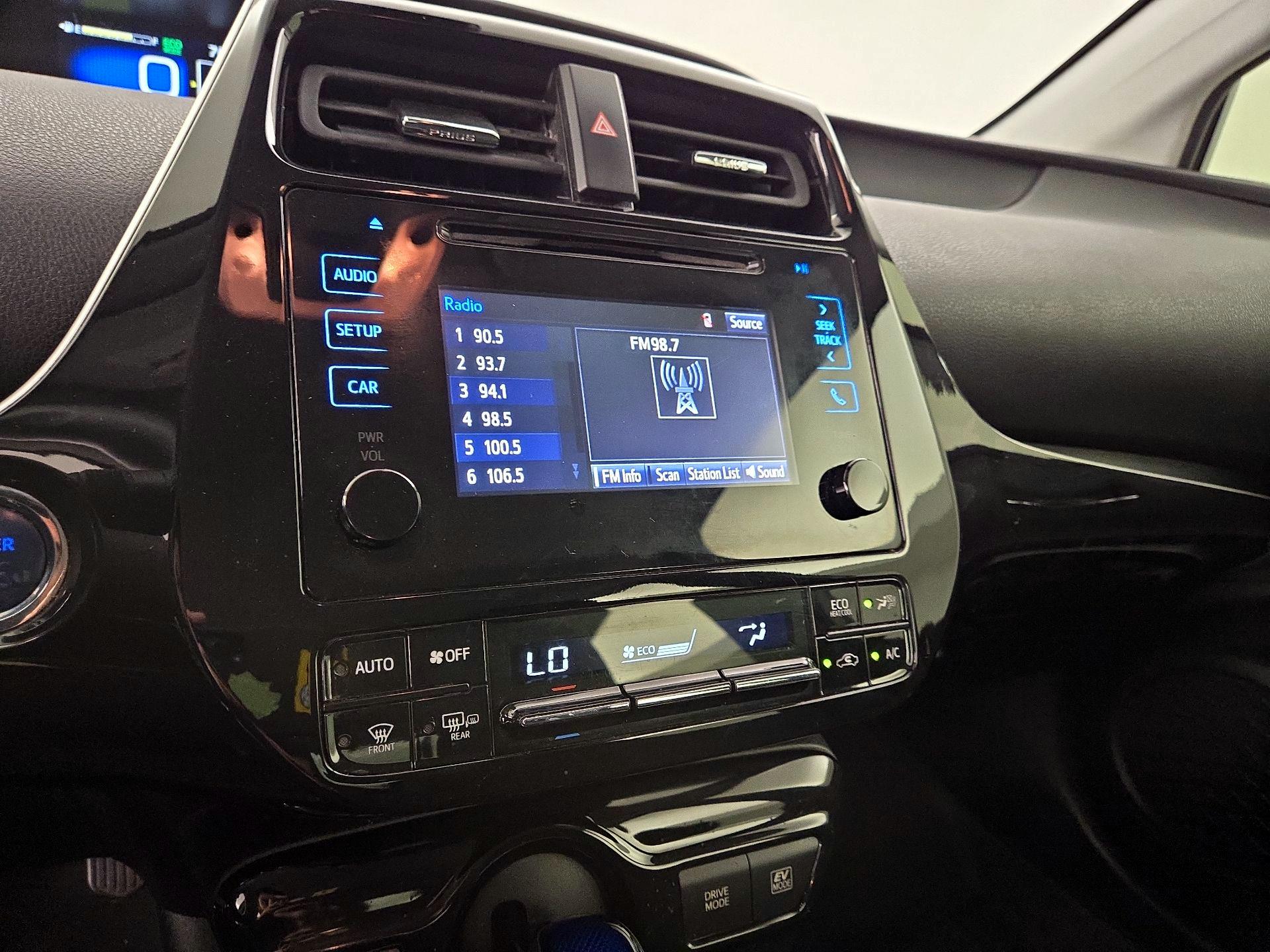 Thumbnail: 2018 Toyota Prius - 15