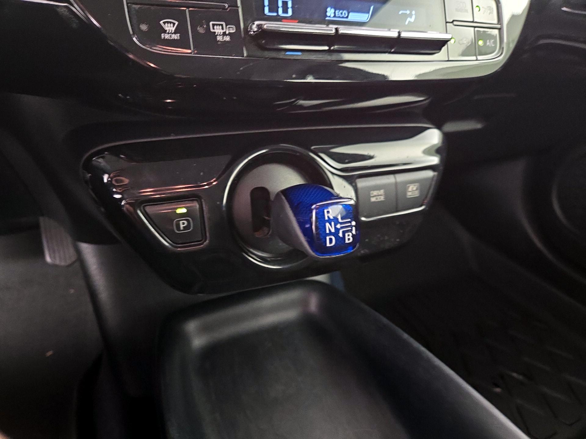 Thumbnail: 2018 Toyota Prius - 17