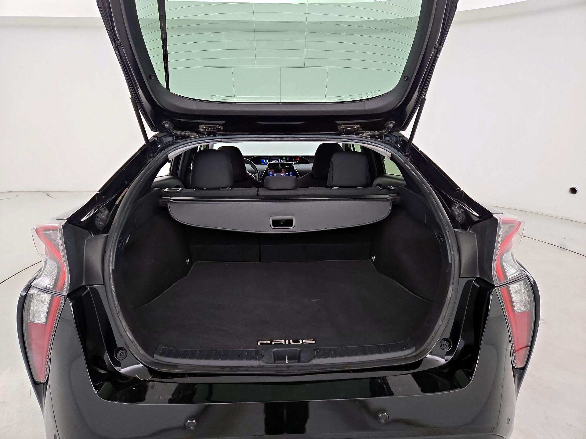 Thumbnail: 2018 Toyota Prius - 20