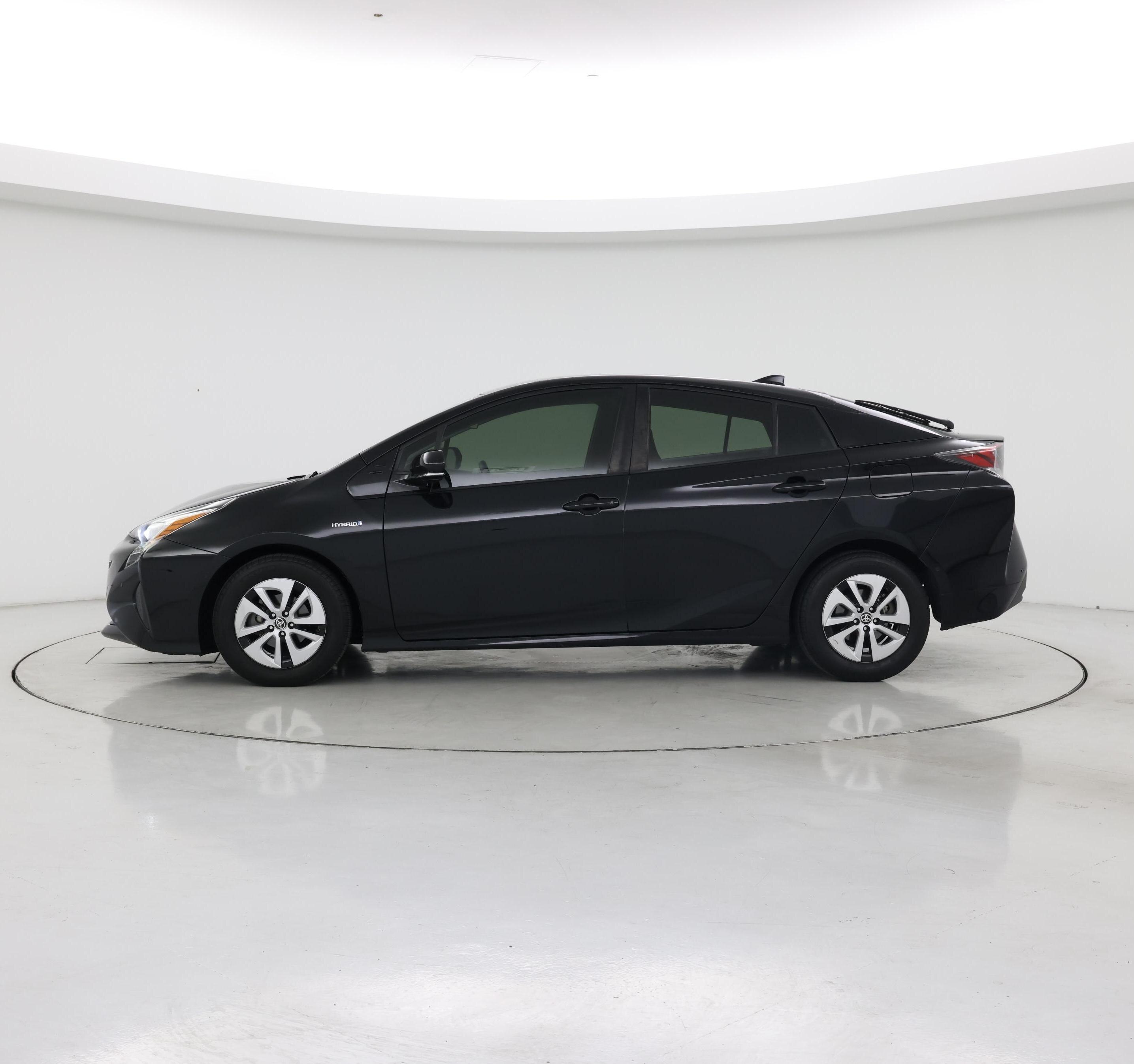Thumbnail: 2018 Toyota Prius - 3