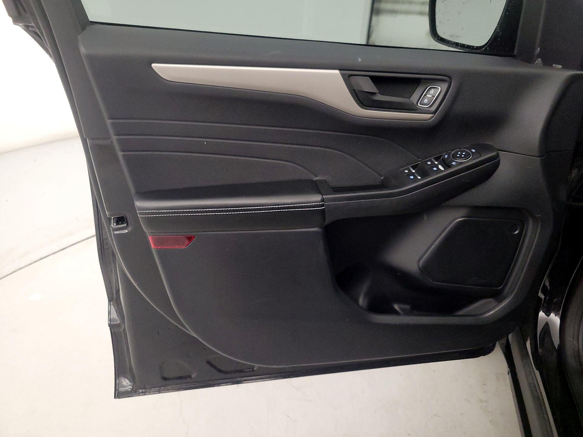 Thumbnail: 2022 Ford Escape - 12