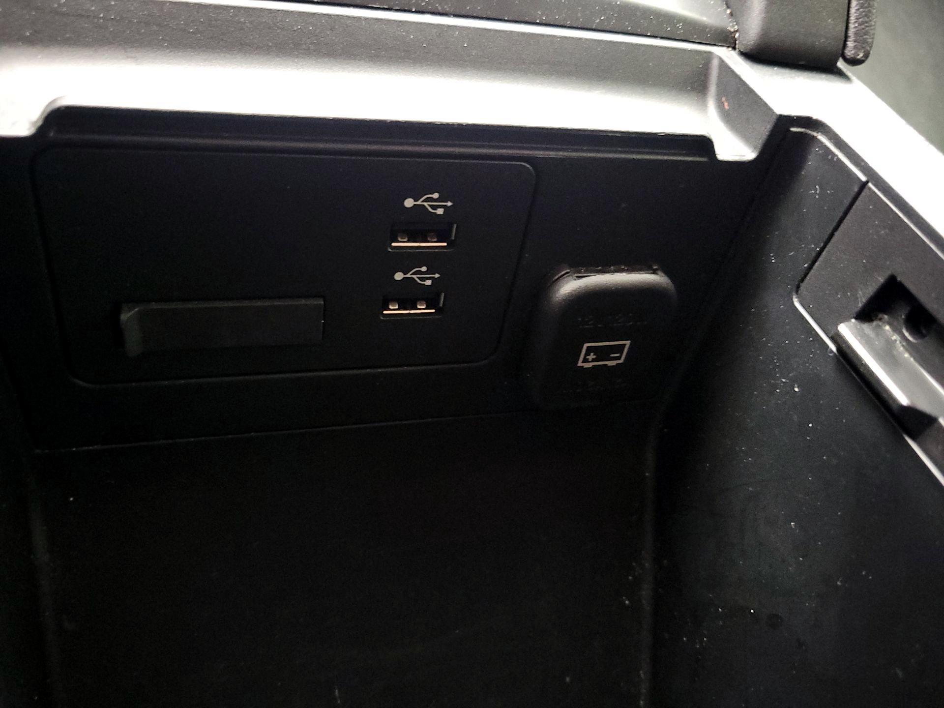 Thumbnail: 2023 Mazda Mazda3 - 18