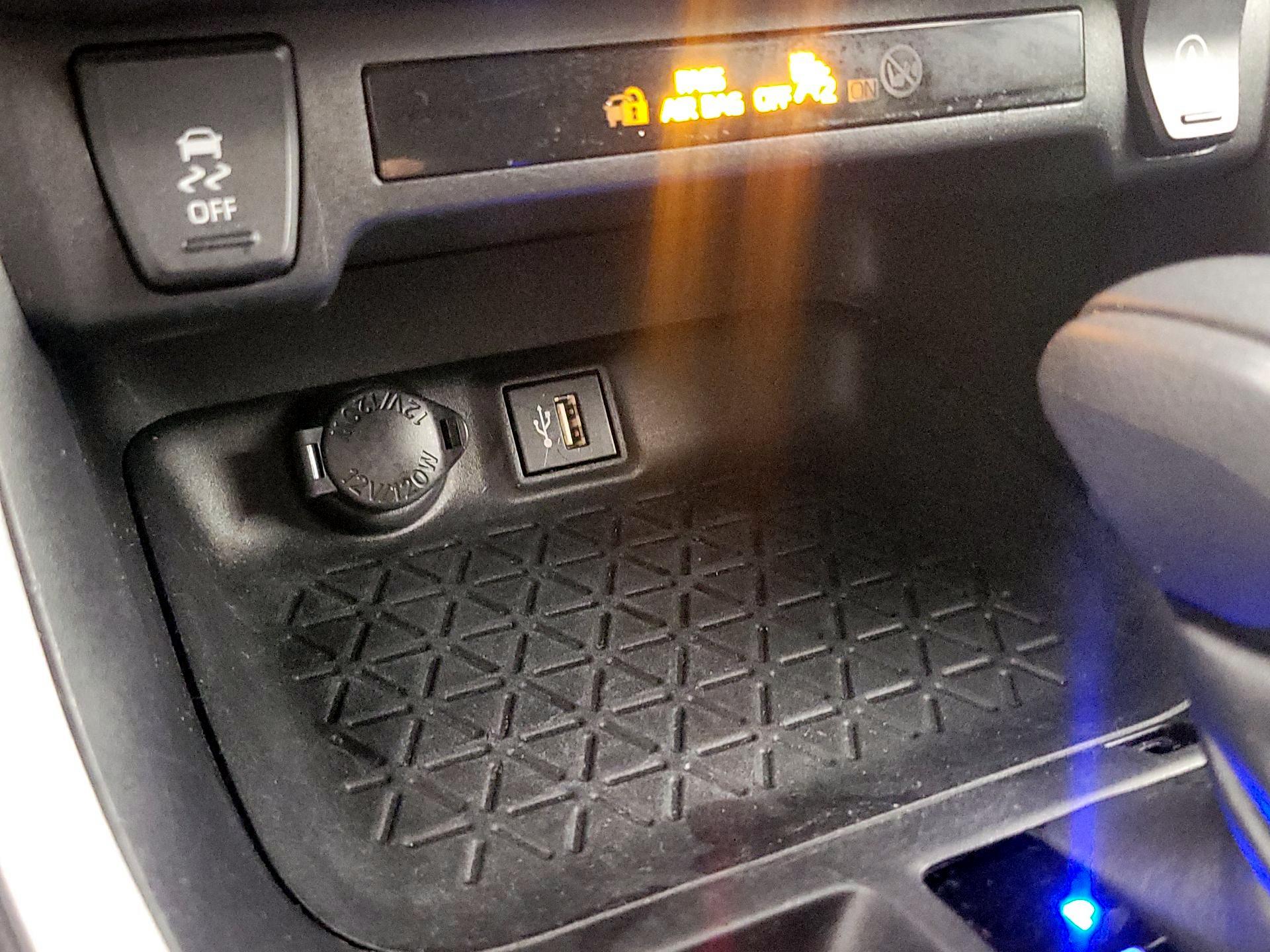 Thumbnail: 2024 Toyota RAV4 - 18