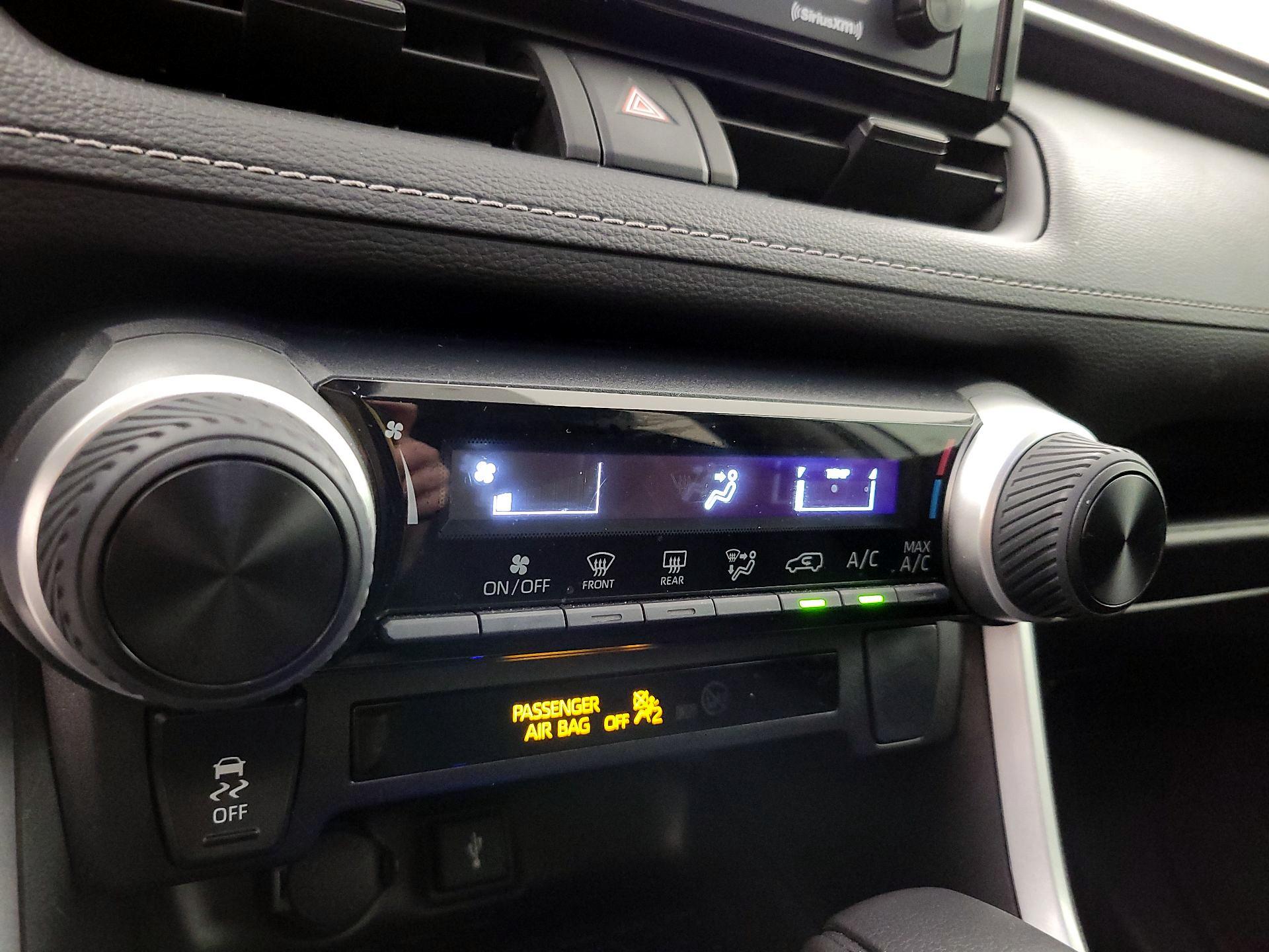 Thumbnail: 2022 Toyota RAV4 - 16