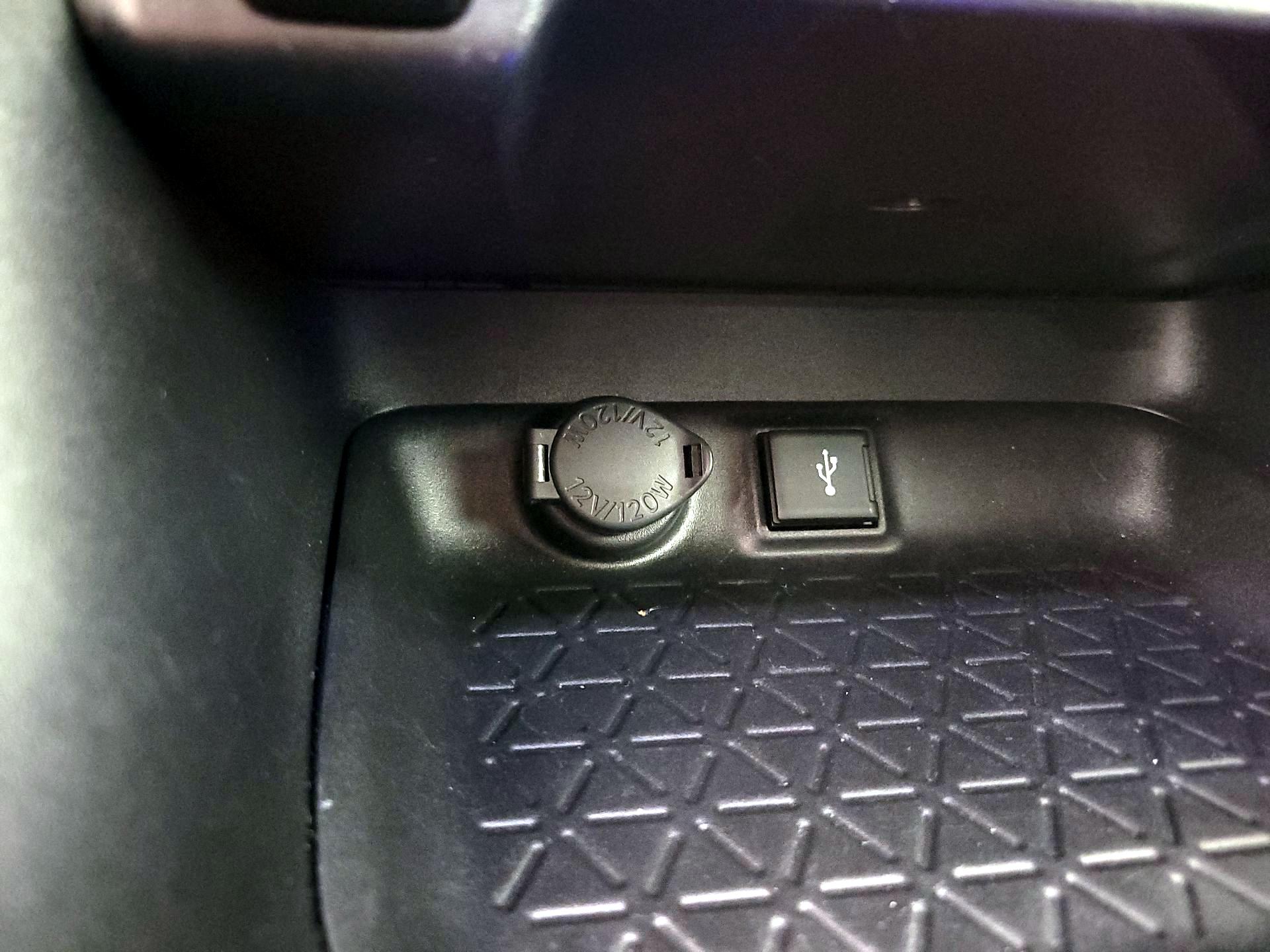 Thumbnail: 2022 Toyota RAV4 - 18