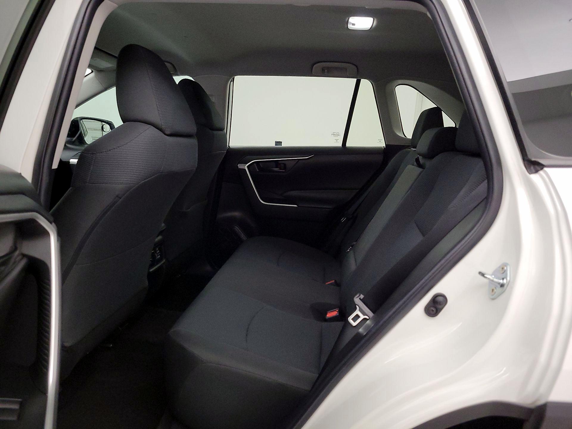 Thumbnail: 2022 Toyota RAV4 - 19