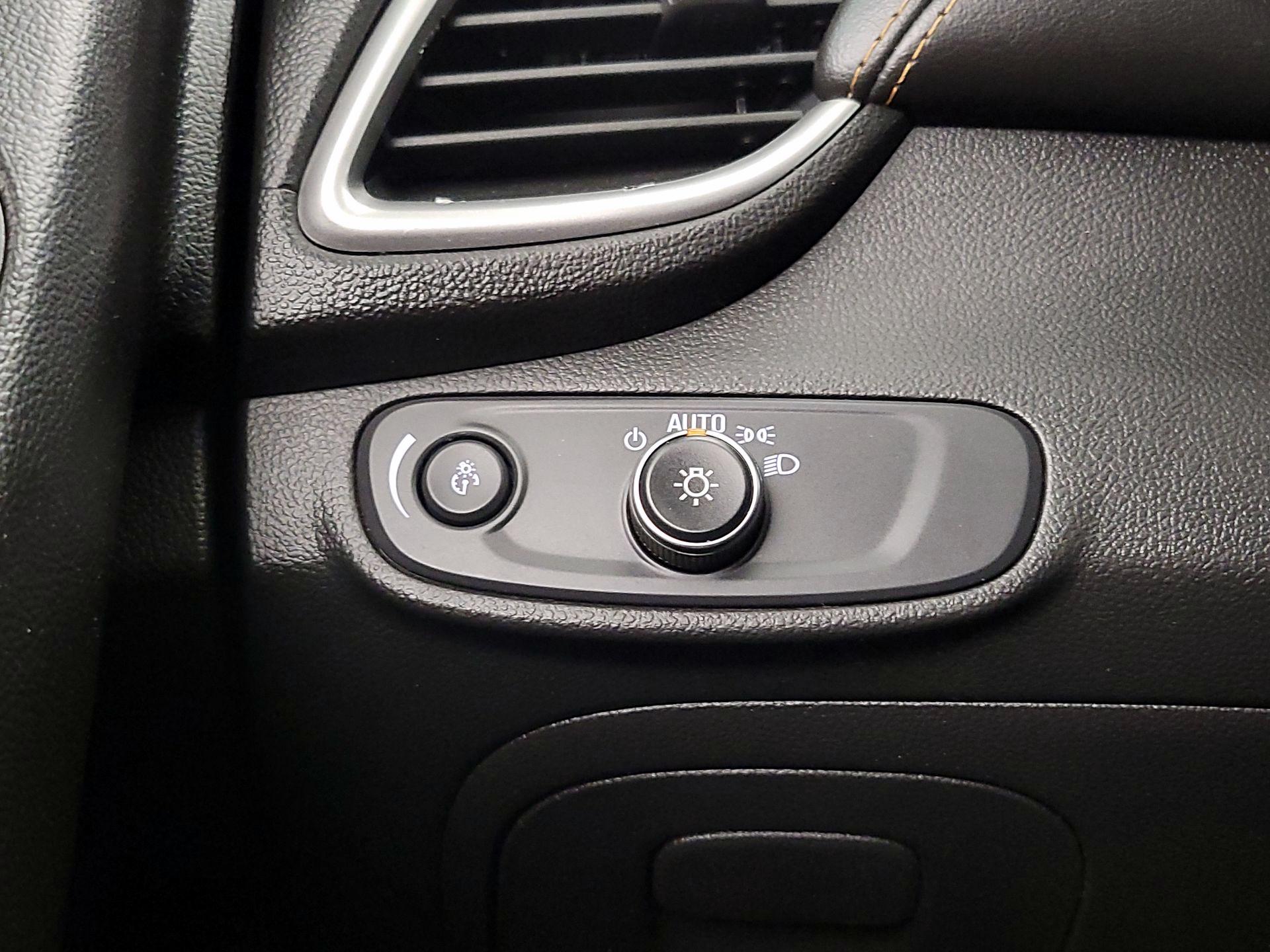 Thumbnail: 2020 Chevrolet Trax - 13