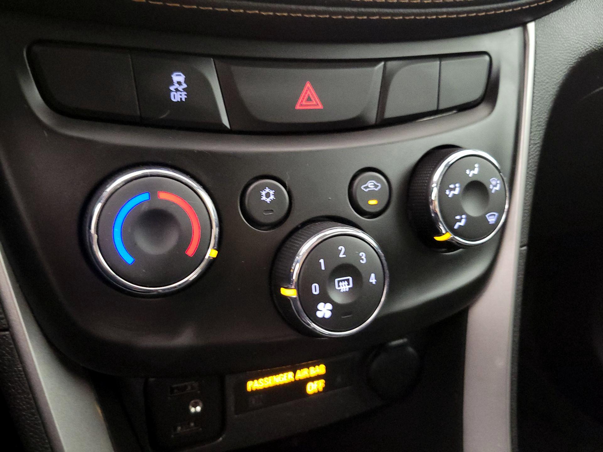 Thumbnail: 2020 Chevrolet Trax - 16