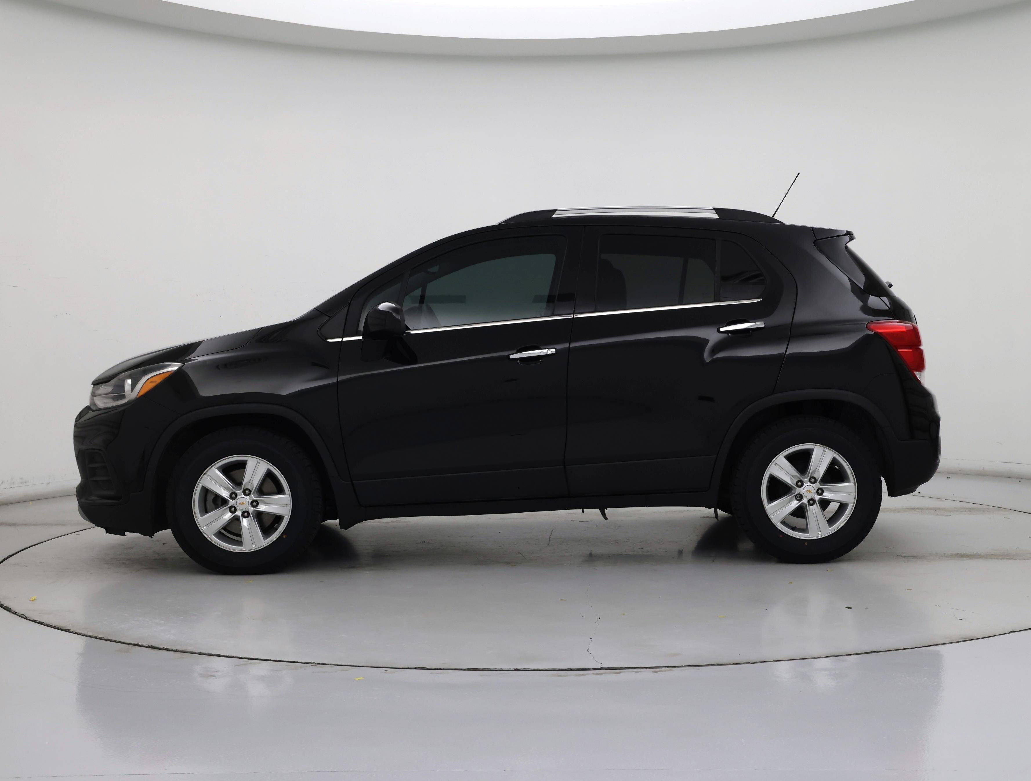 Thumbnail: 2020 Chevrolet Trax - 3