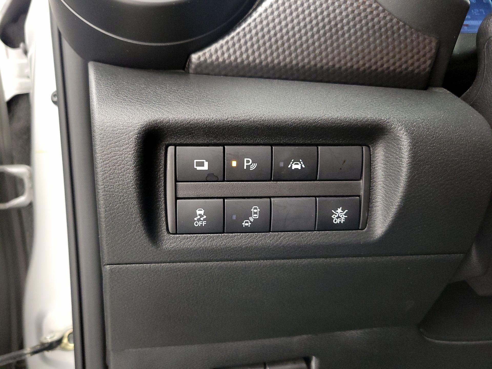 Thumbnail: 2020 Nissan Kicks - 13