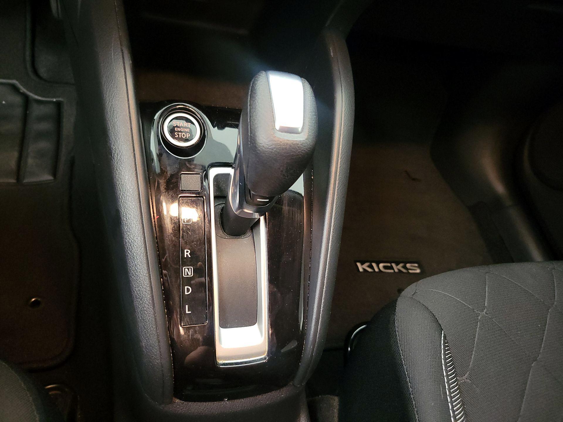 Thumbnail: 2020 Nissan Kicks - 17