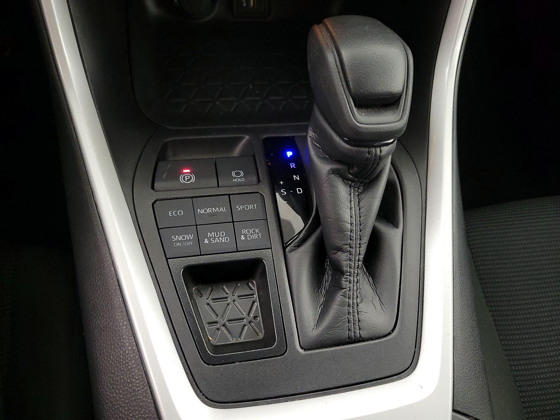 Thumbnail: 2024 Toyota RAV4 - 17