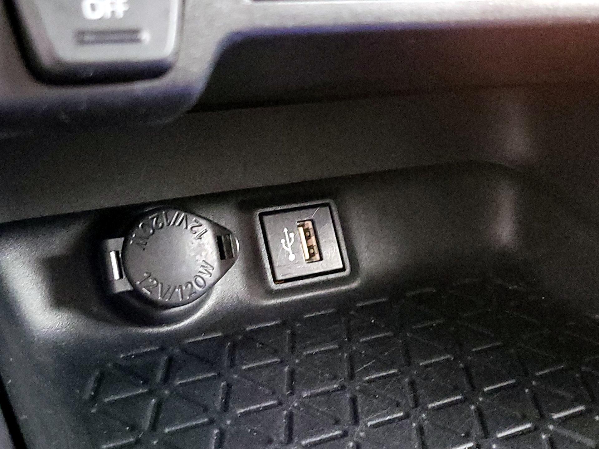 Thumbnail: 2024 Toyota RAV4 - 18