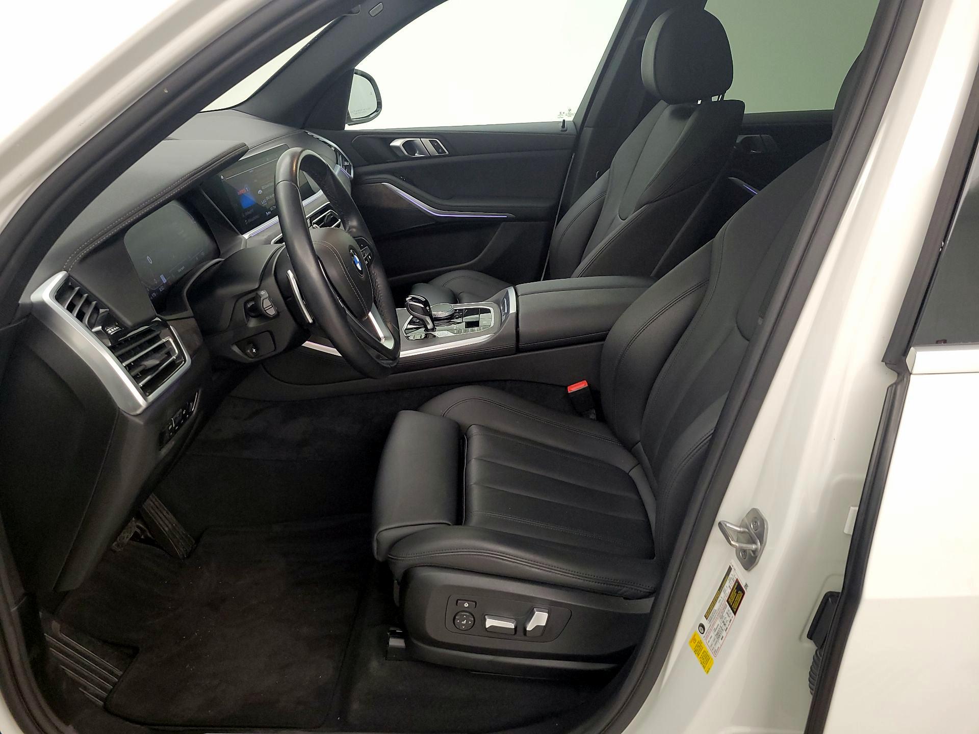 Thumbnail: 2022 BMW X5 - 11