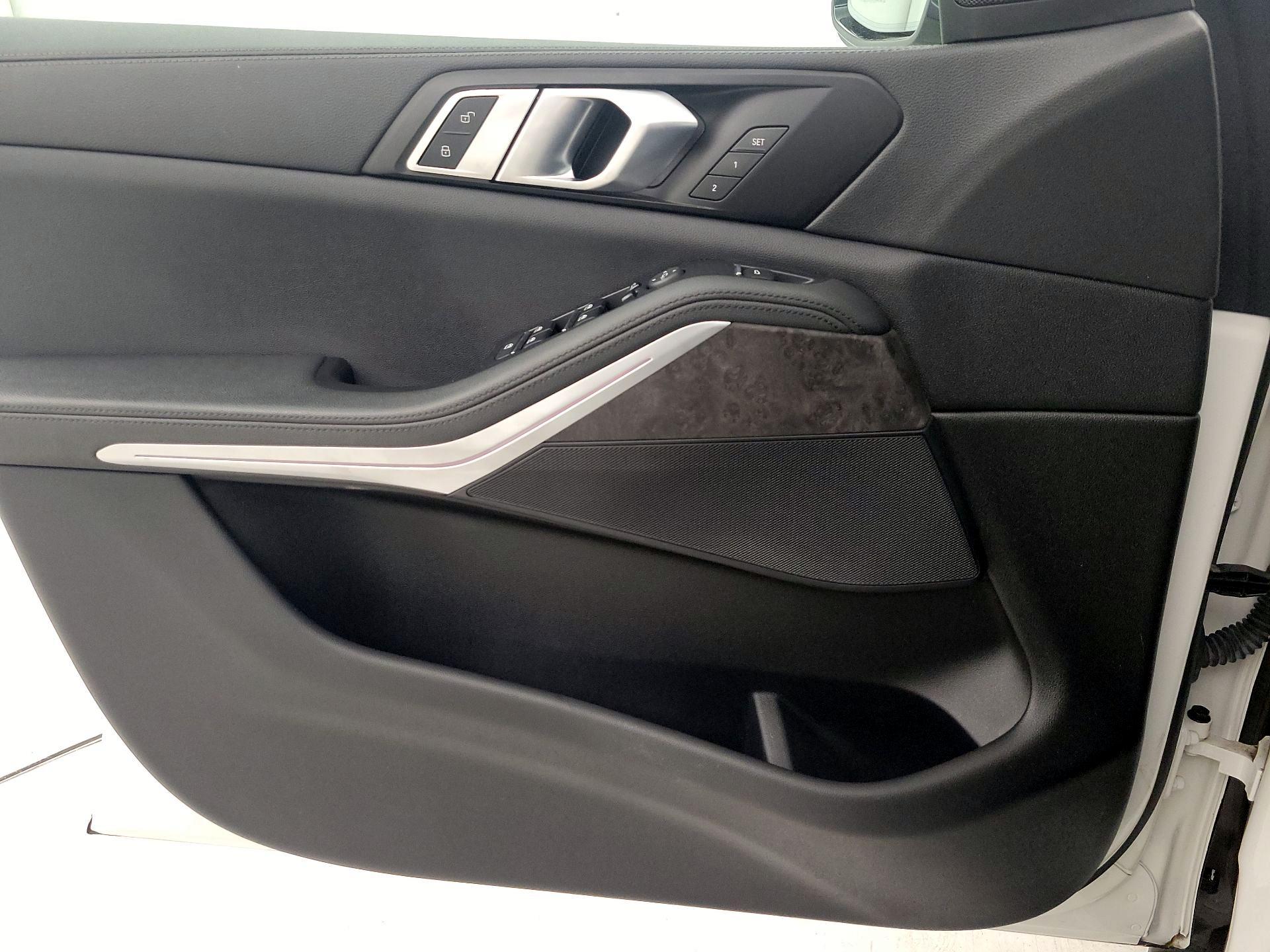 Thumbnail: 2022 BMW X5 - 12