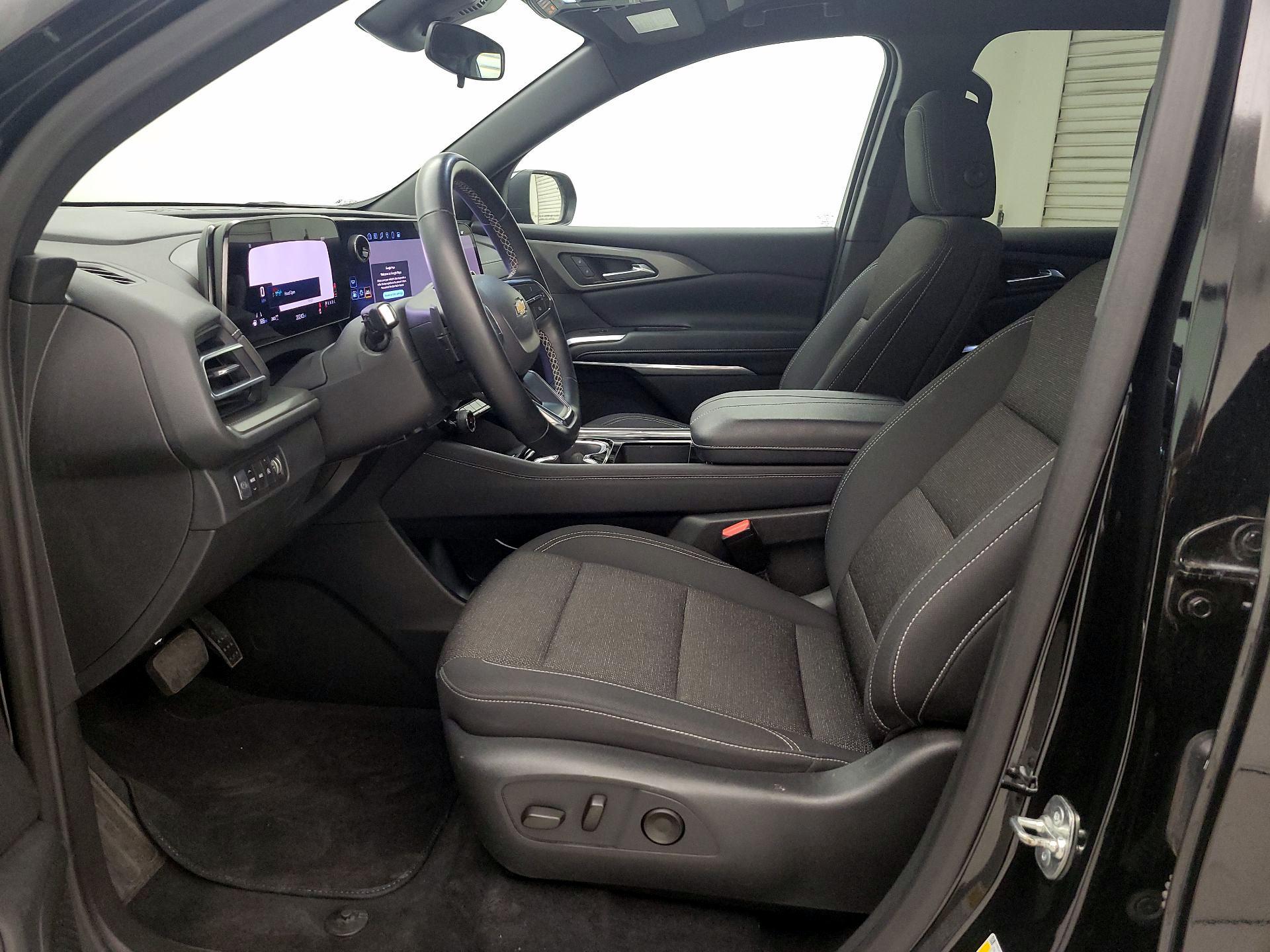 Thumbnail: 2025 Chevrolet Traverse - 11