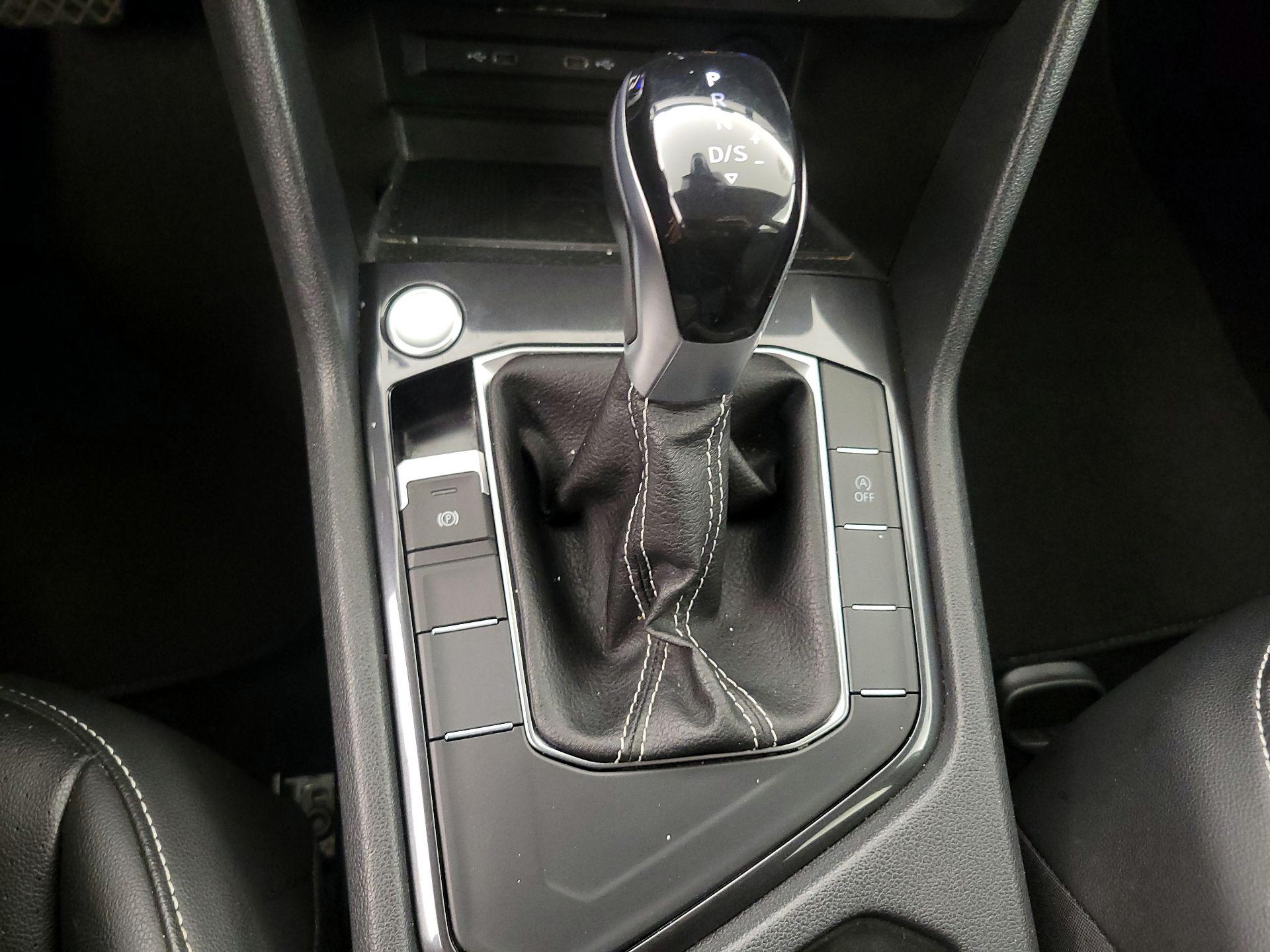 Thumbnail: 2024 Volkswagen Tiguan - 17