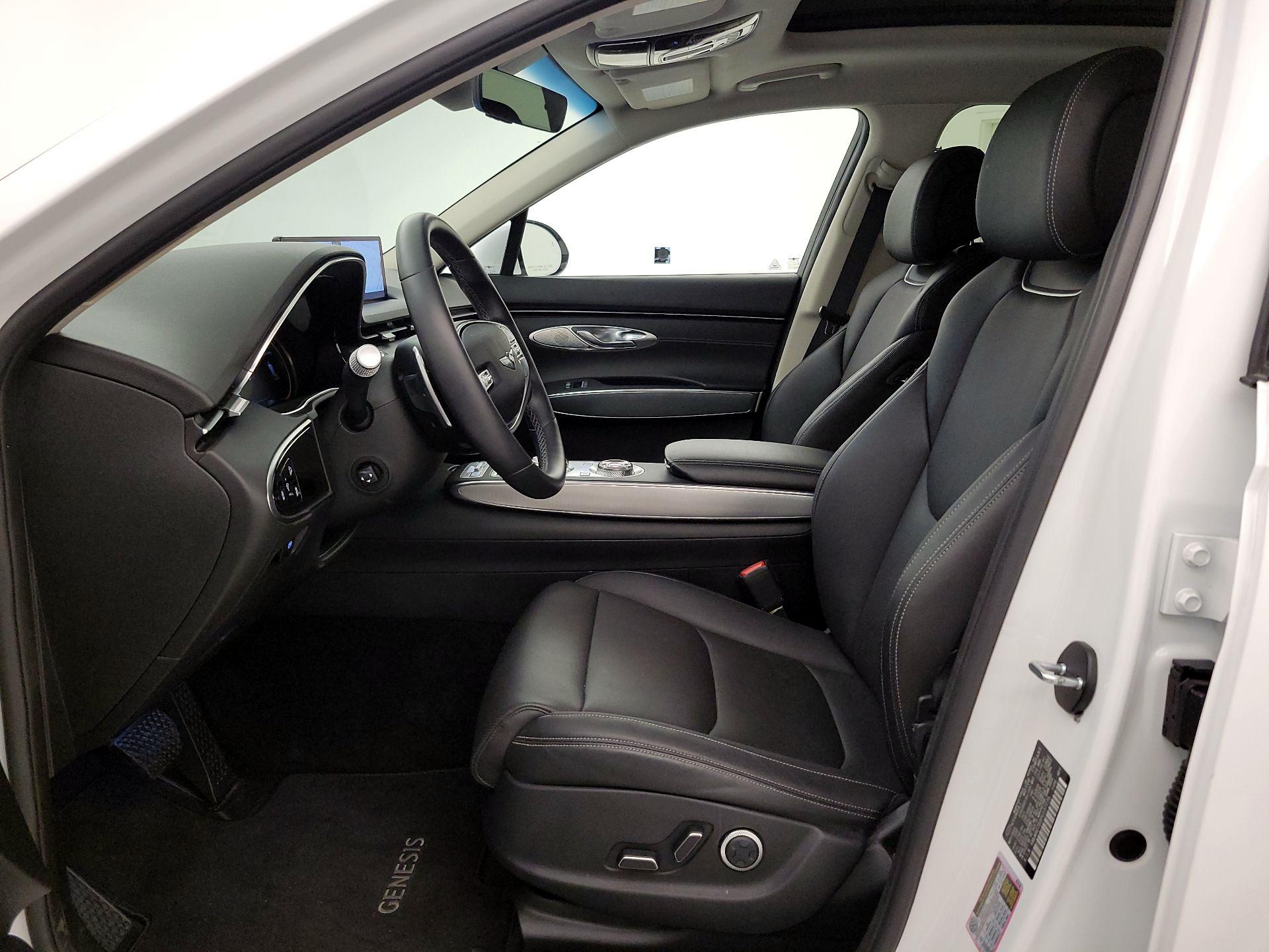 Thumbnail: 2023 Genesis GV70 - 11