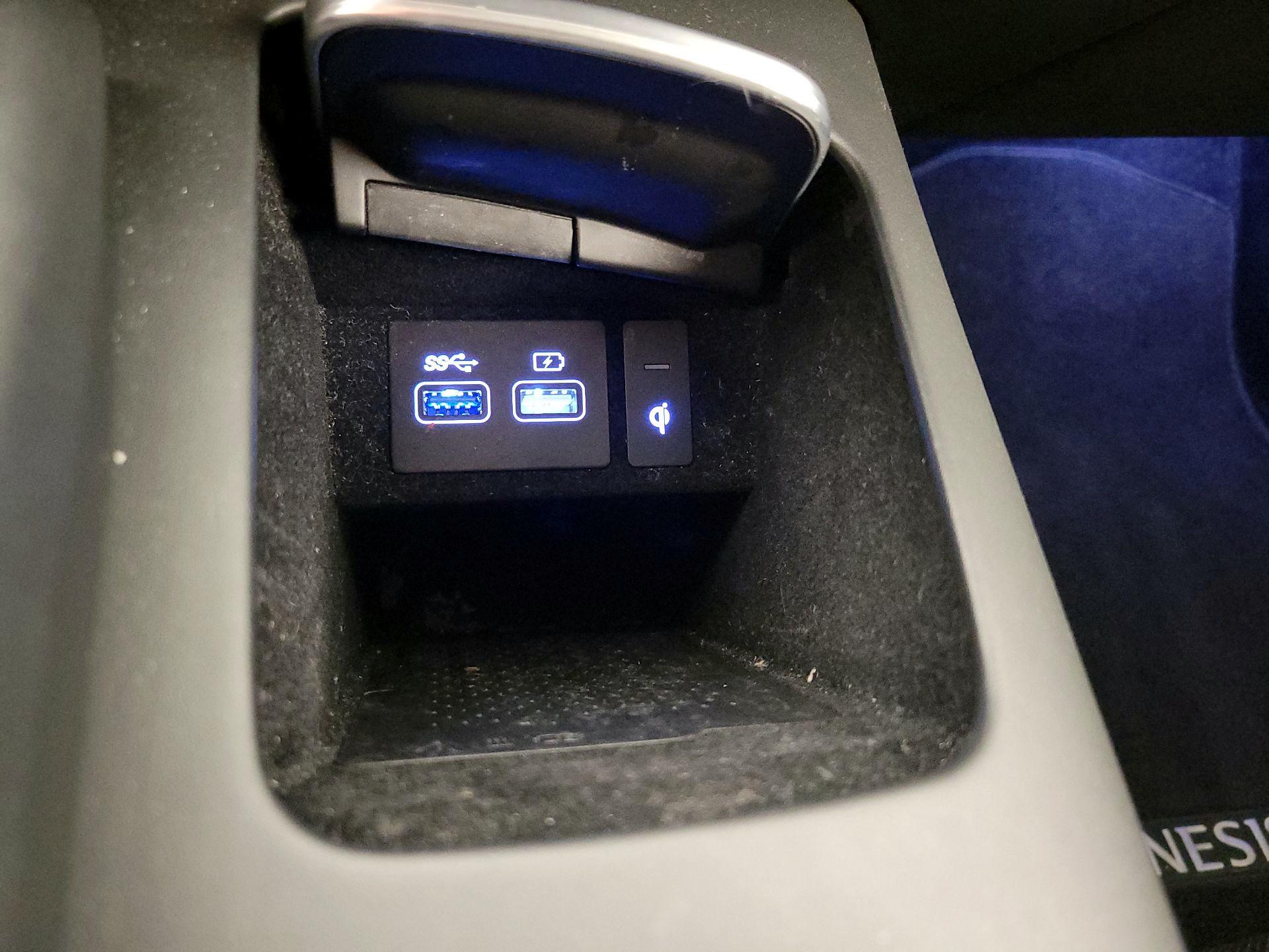 Thumbnail: 2023 Genesis GV70 - 19