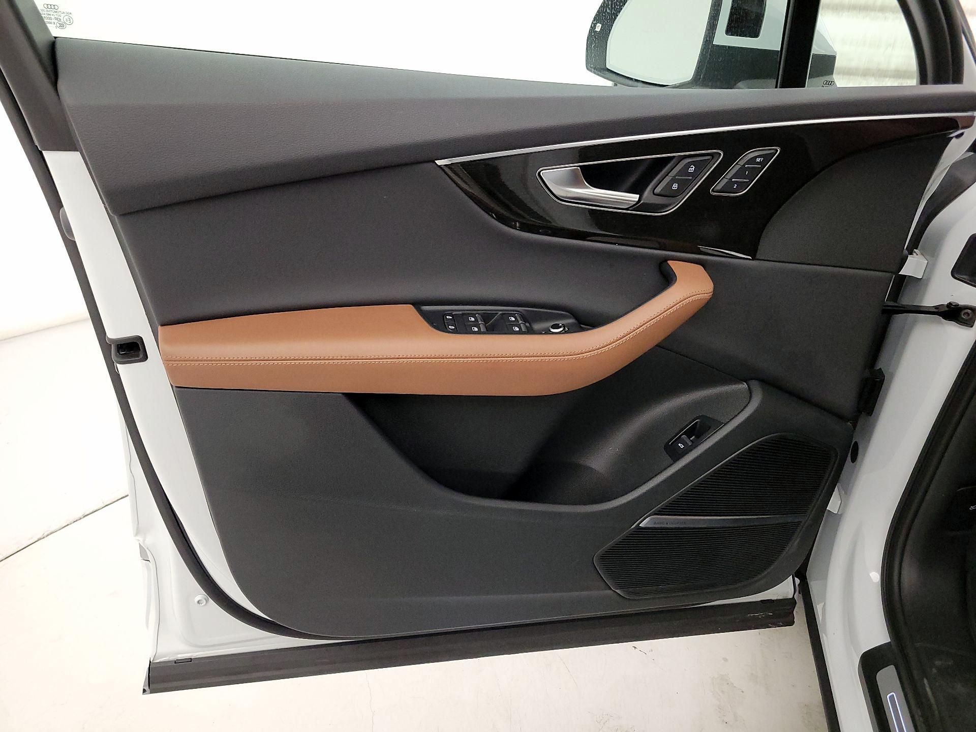 Thumbnail: 2023 Audi Q7 - 12