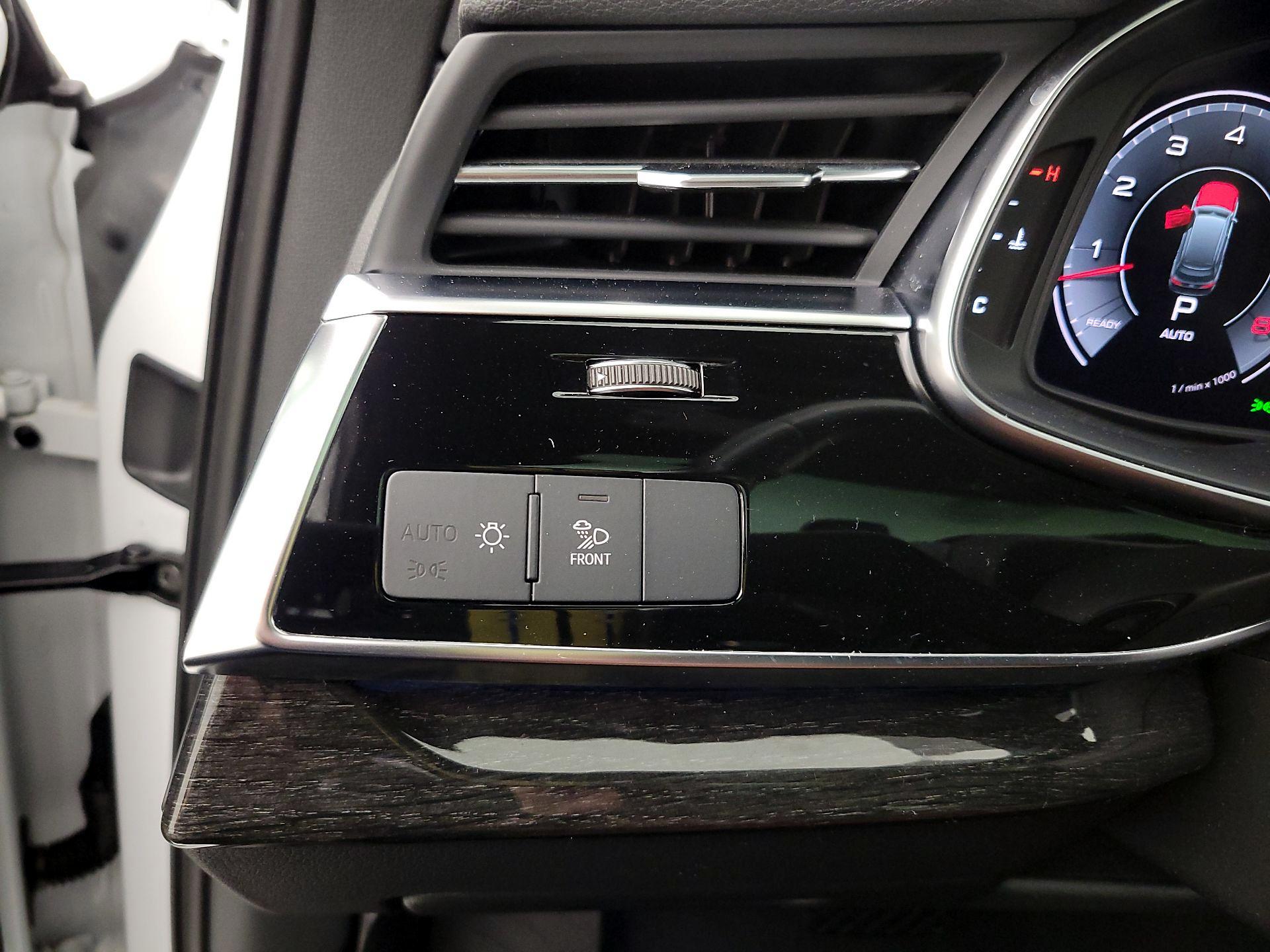 Thumbnail: 2023 Audi Q7 - 13