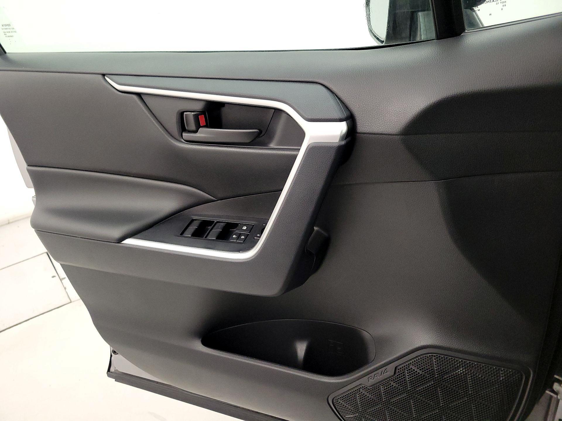 Thumbnail: 2024 Toyota RAV4 - 12