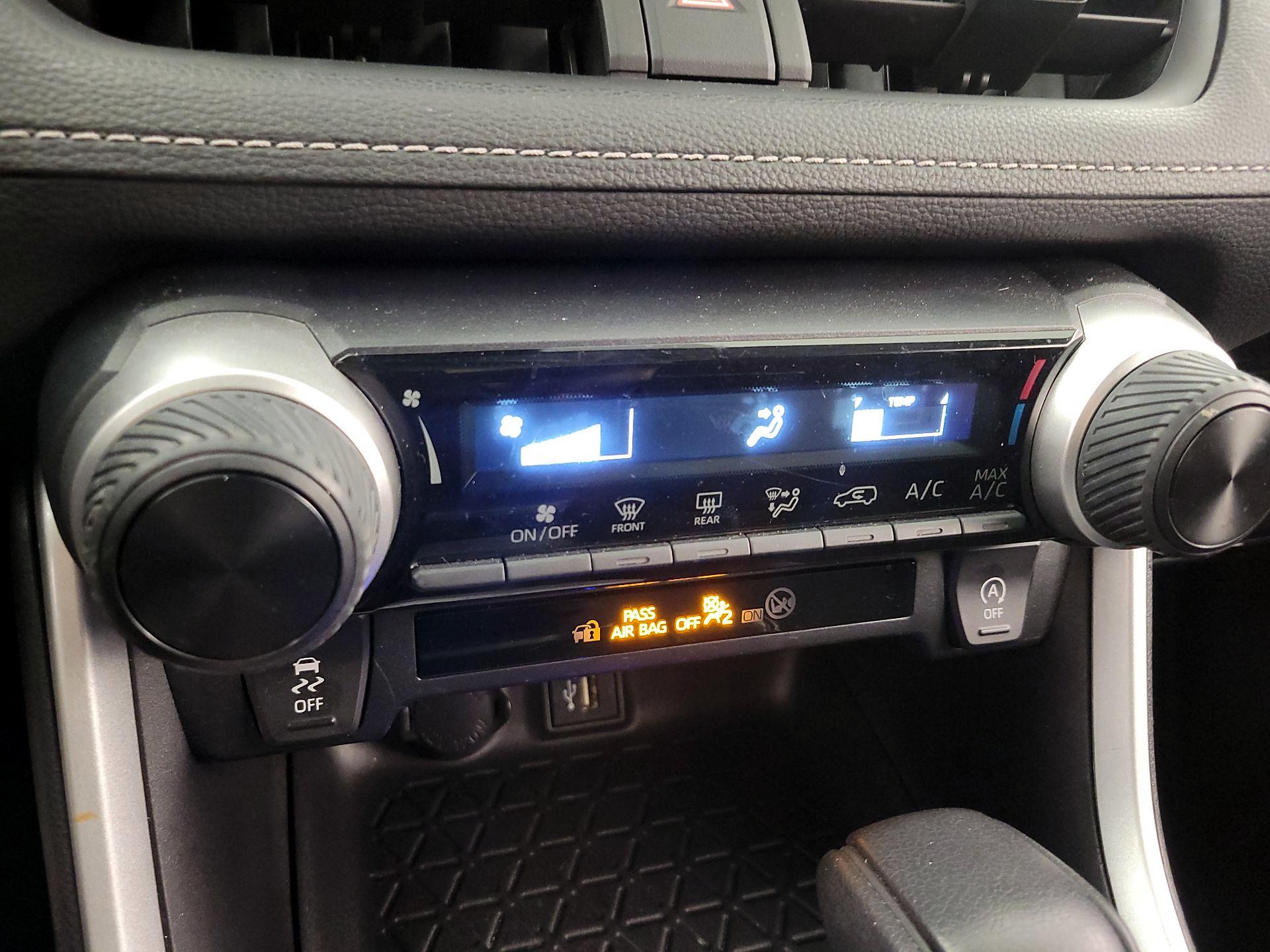 Thumbnail: 2024 Toyota RAV4 - 16