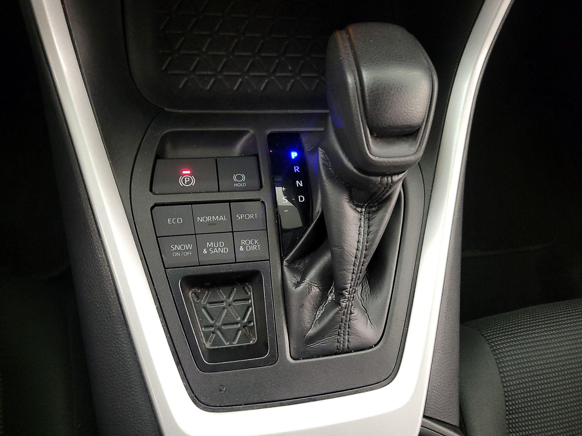 Thumbnail: 2024 Toyota RAV4 - 17