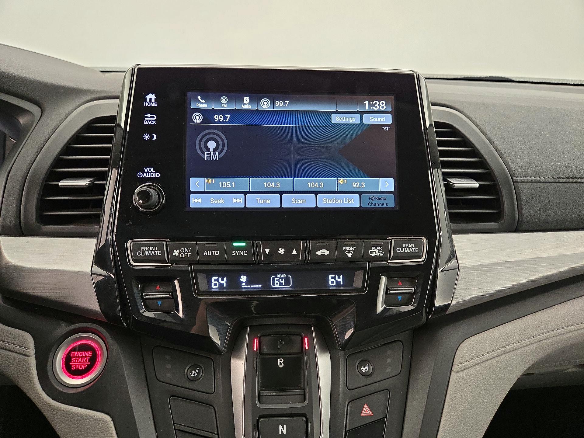 Thumbnail: 2018 Honda Odyssey - 16