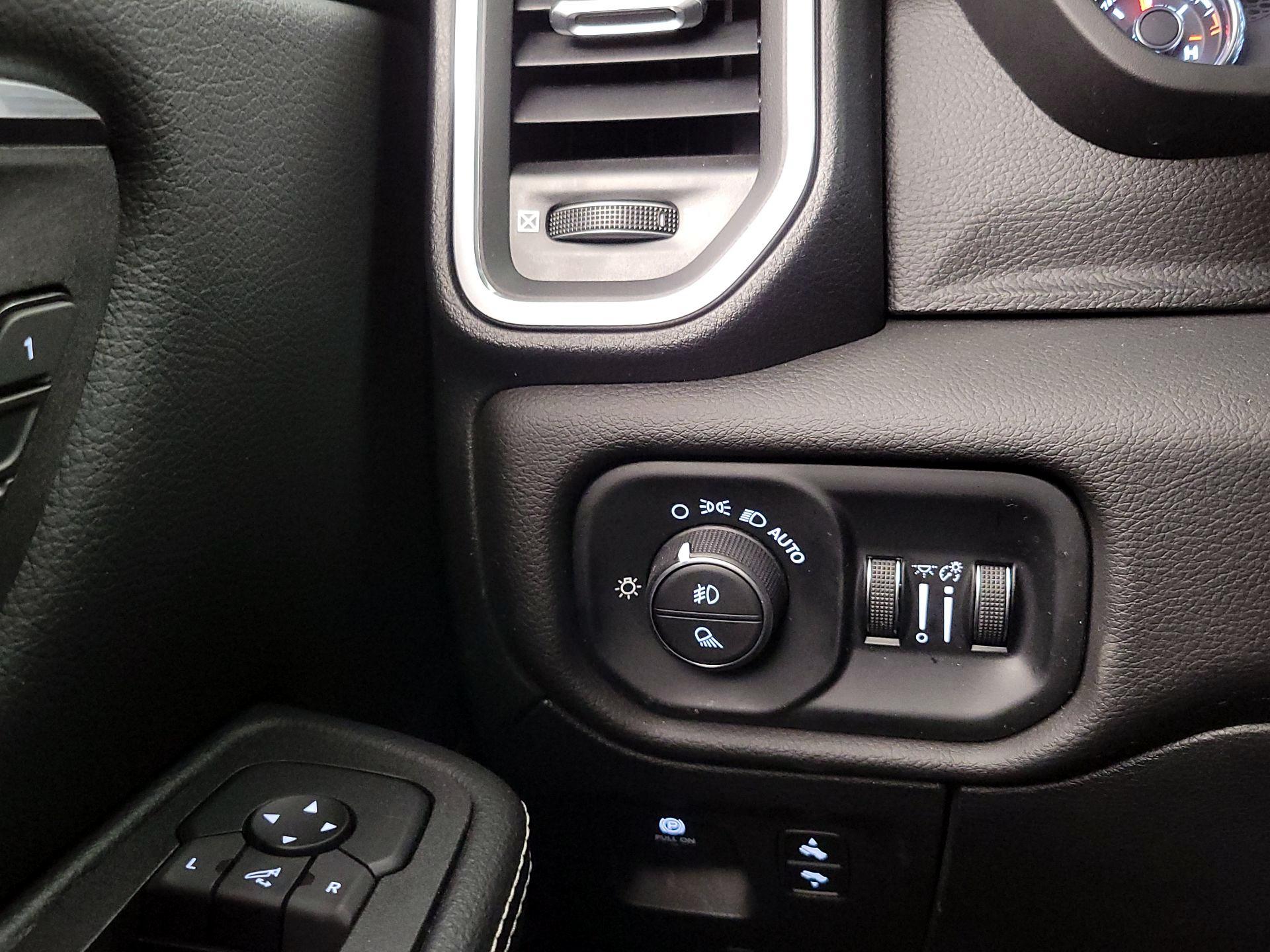 Thumbnail: 2025 RAM 1500 - 13