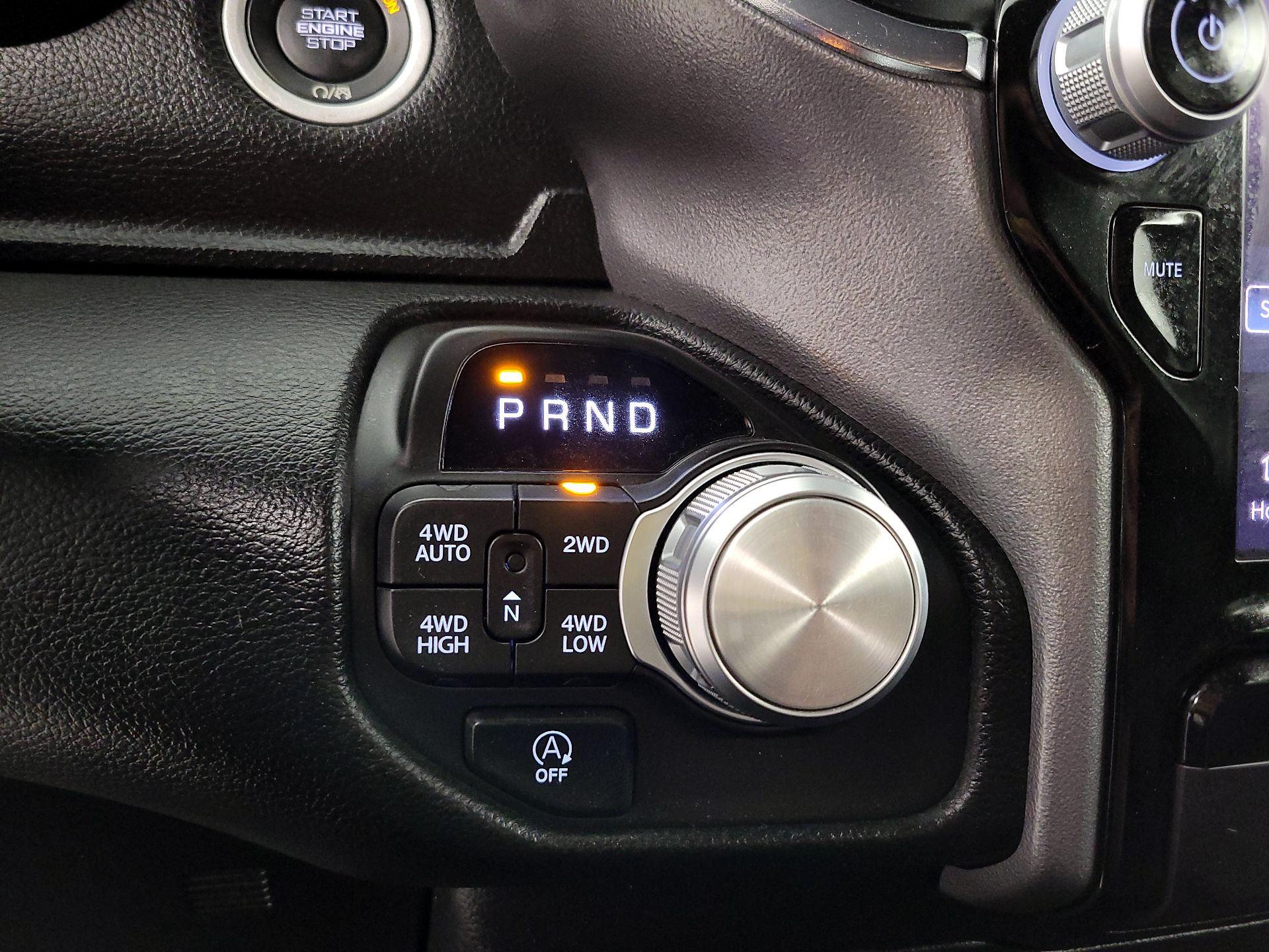 Thumbnail: 2025 RAM 1500 - 17