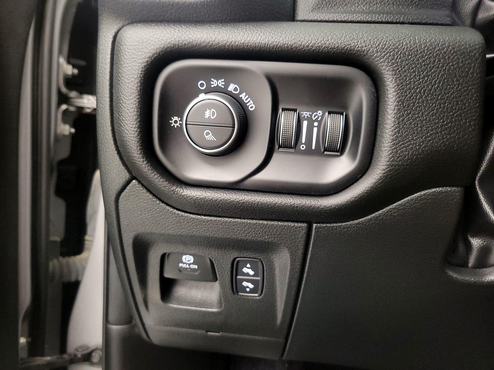 Thumbnail: 2025 RAM 1500 - 13