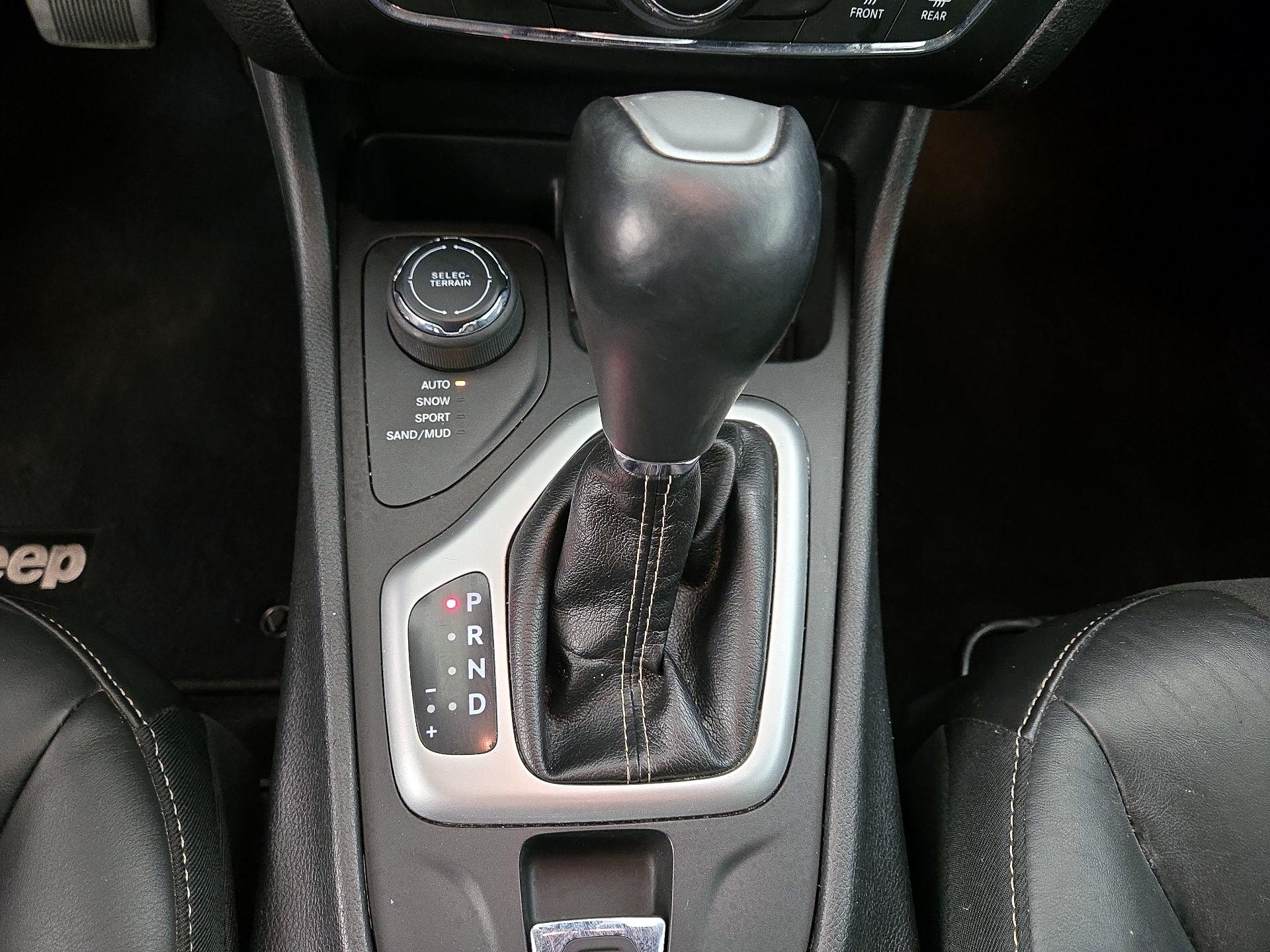 Thumbnail: 2018 Jeep Cherokee - 18