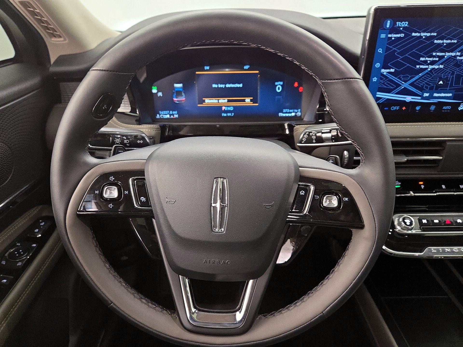 Thumbnail: 2023 Lincoln Corsair - 10