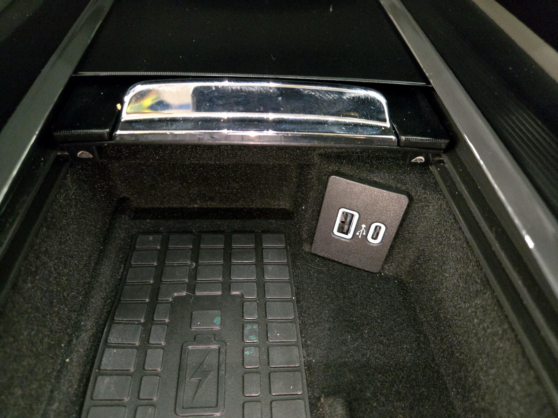 Thumbnail: 2023 Lincoln Corsair - 19