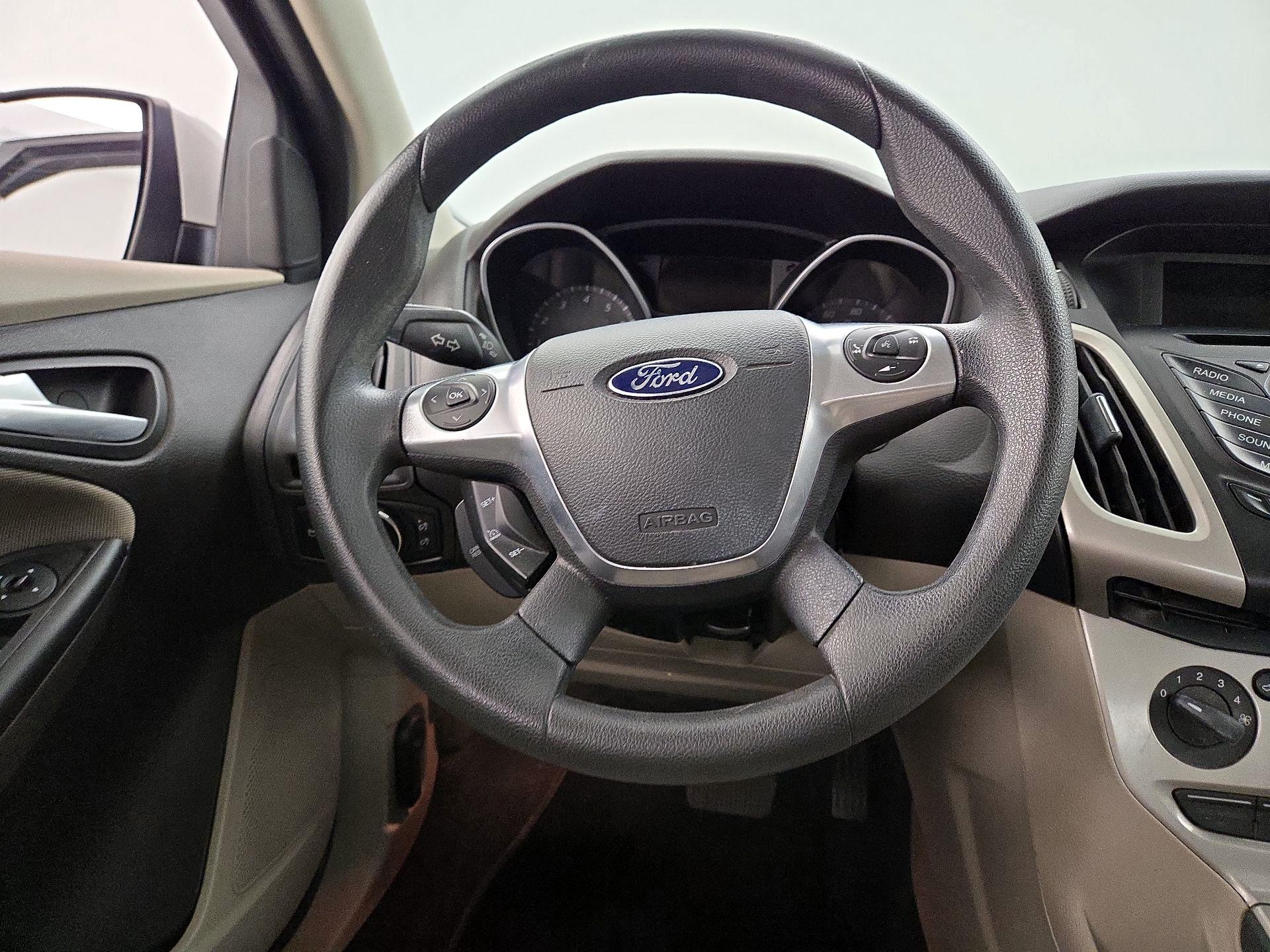 Thumbnail: 2014 Ford Focus - 10