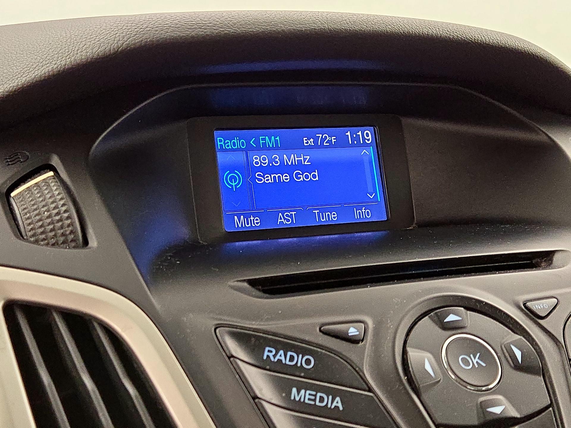 Thumbnail: 2014 Ford Focus - 14