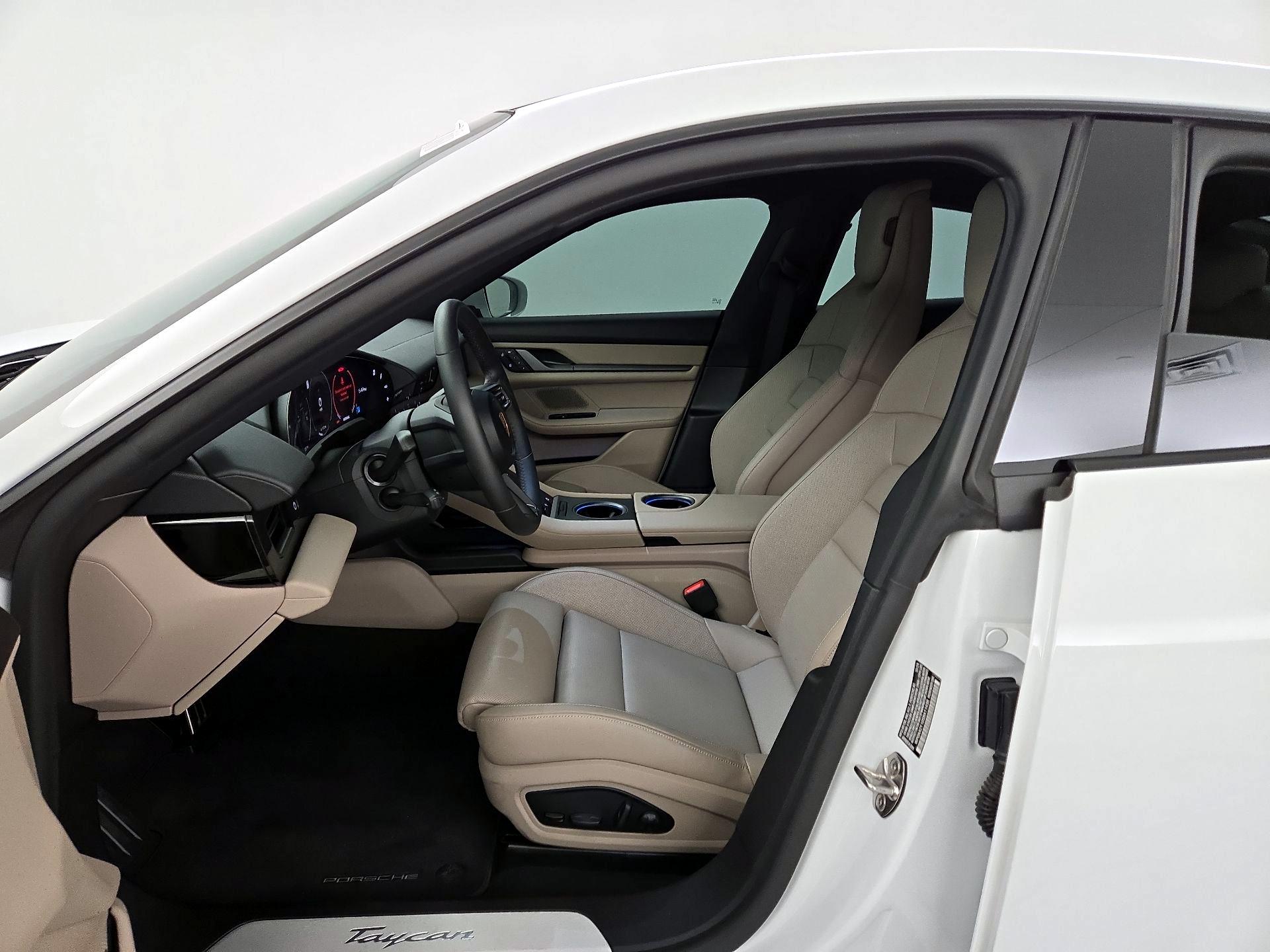 Thumbnail: 2025 Porsche Taycan - 11