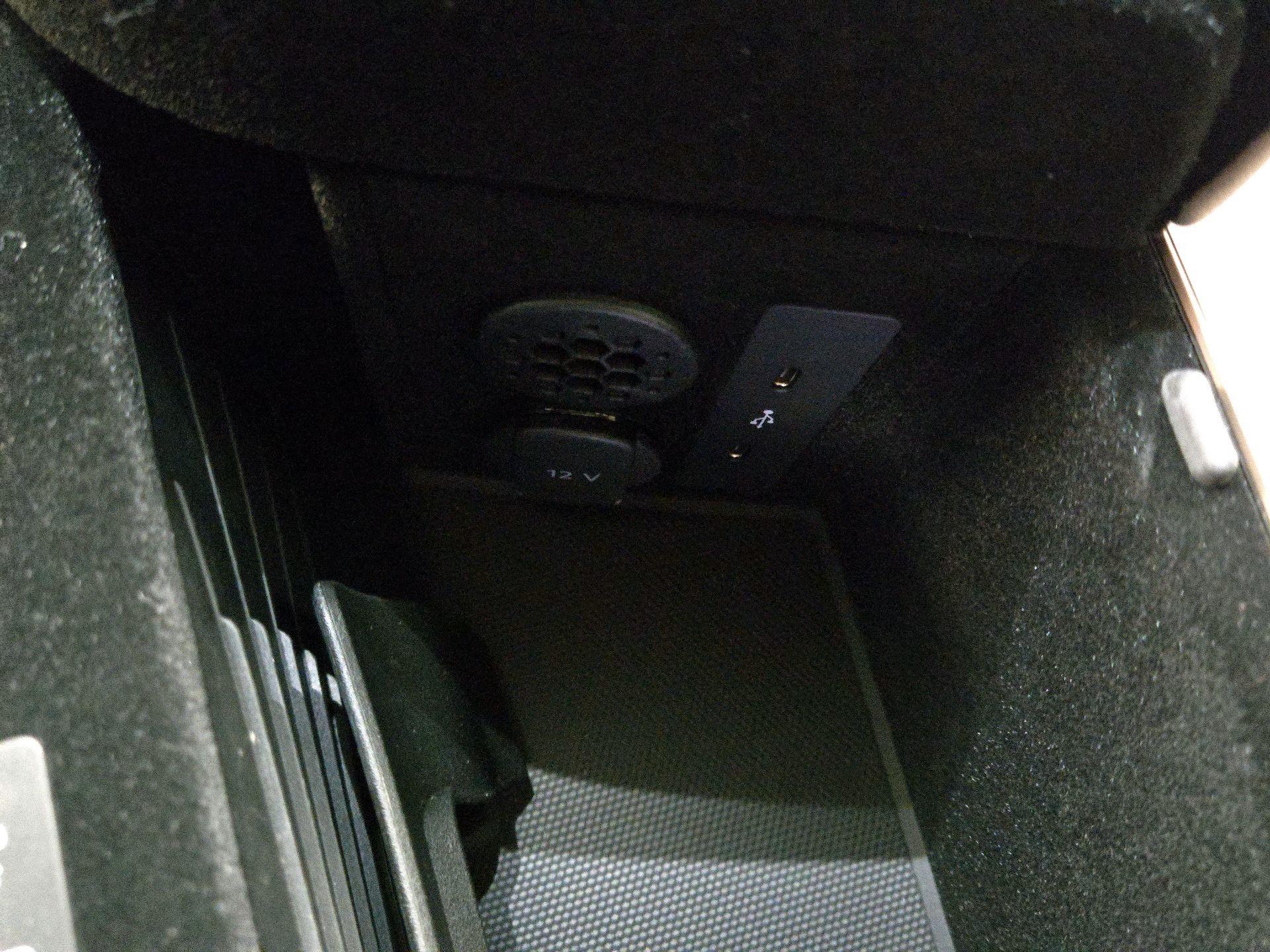 Thumbnail: 2025 Porsche Taycan - 18