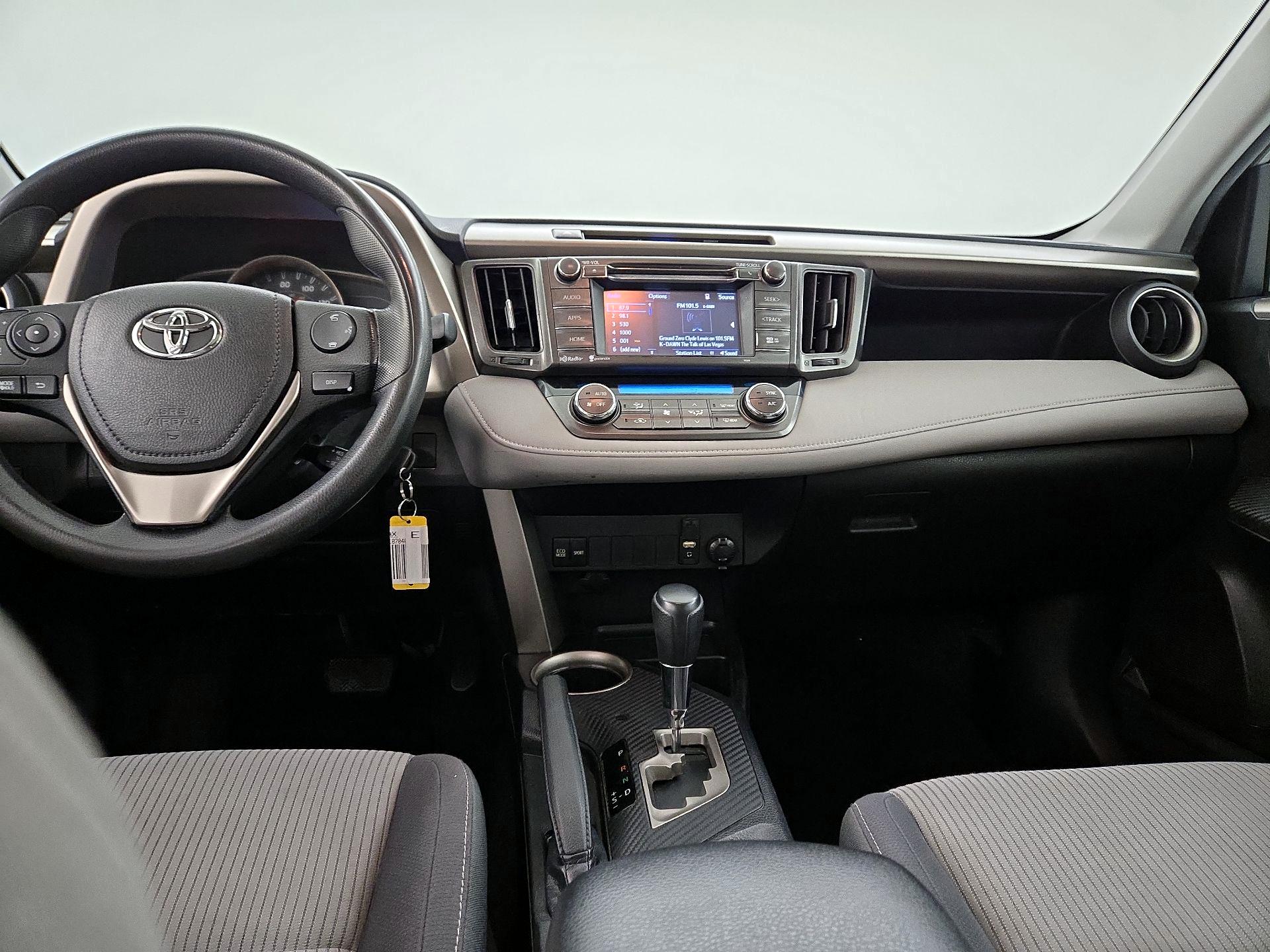 Thumbnail: 2015 Toyota RAV4 - 9