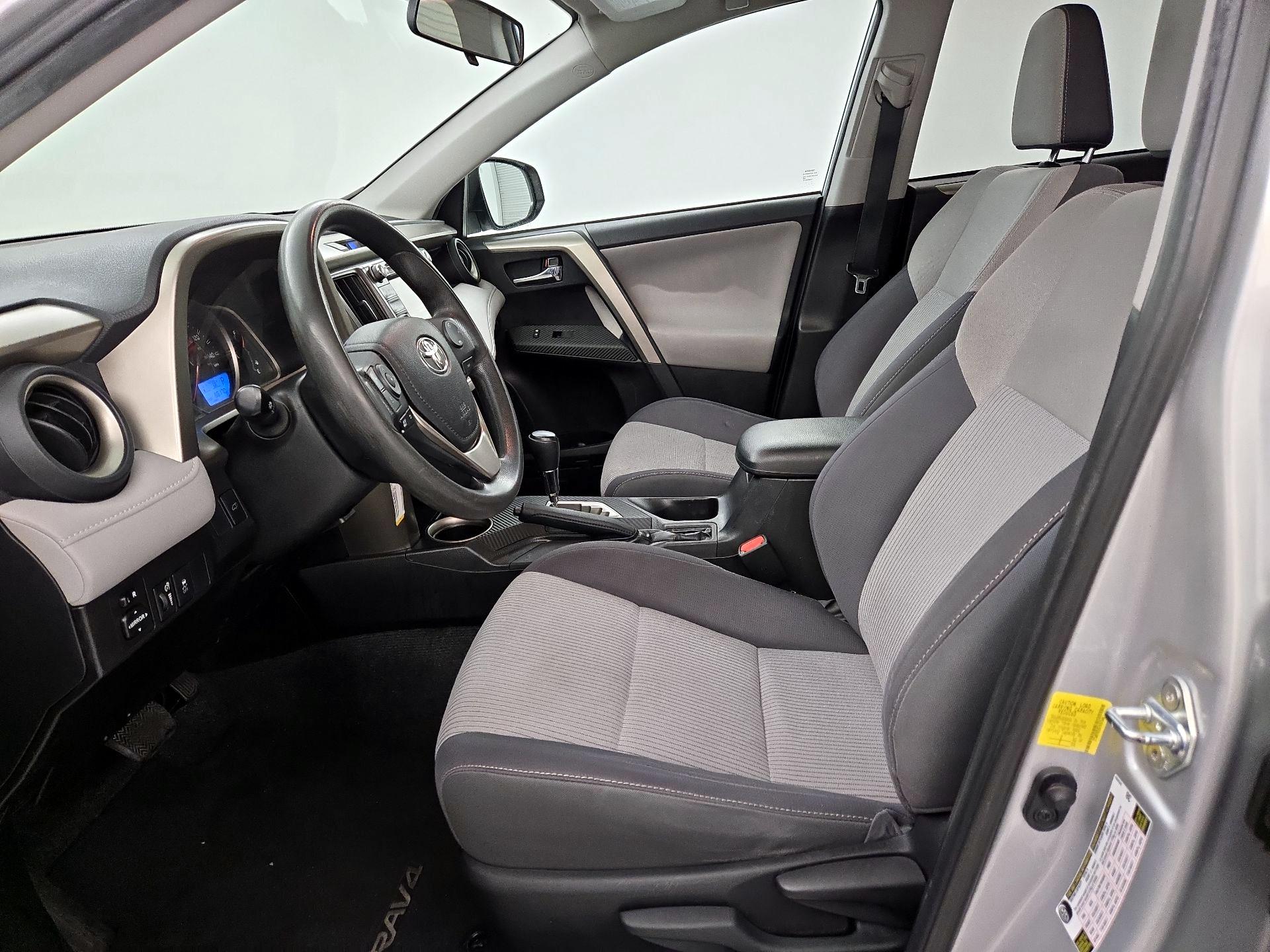 Thumbnail: 2015 Toyota RAV4 - 11