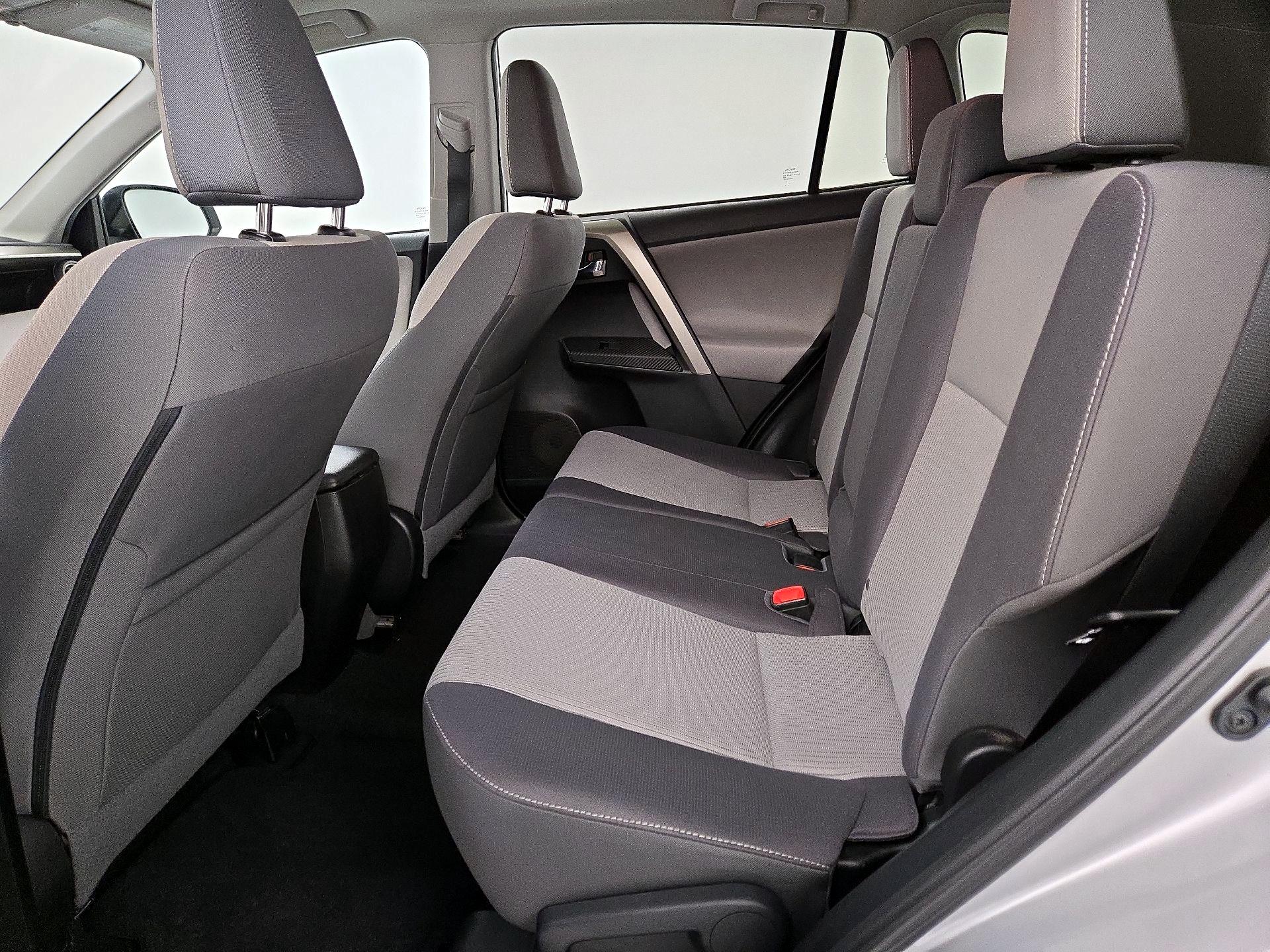 Thumbnail: 2015 Toyota RAV4 - 20