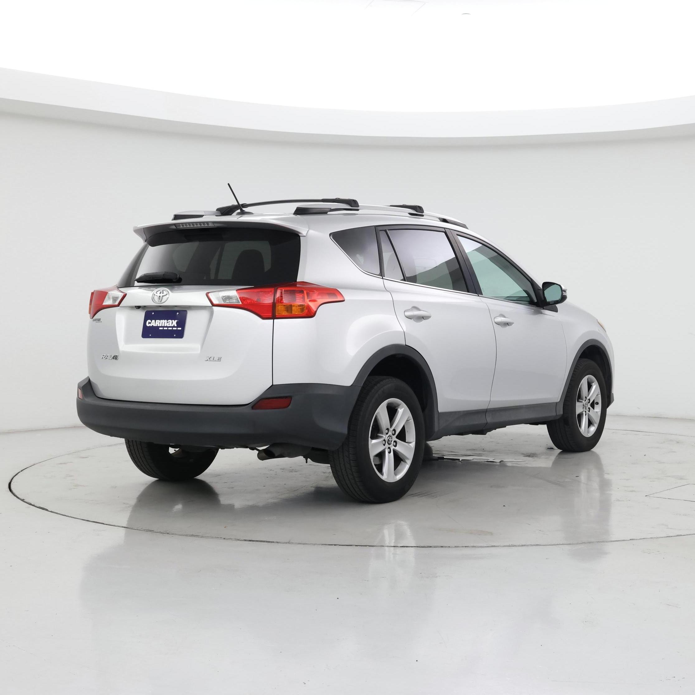 Thumbnail: 2015 Toyota RAV4 - 8